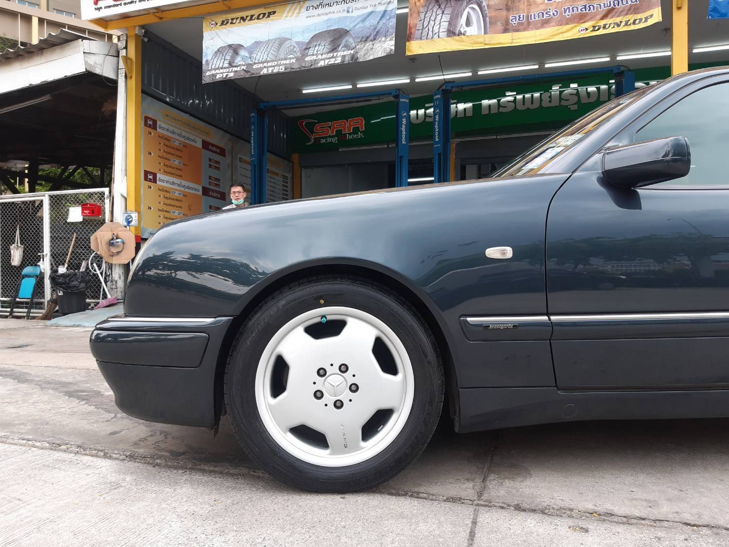DUNLOP LM705 215/55R17 ยางปี20 ราคาพิเศษ