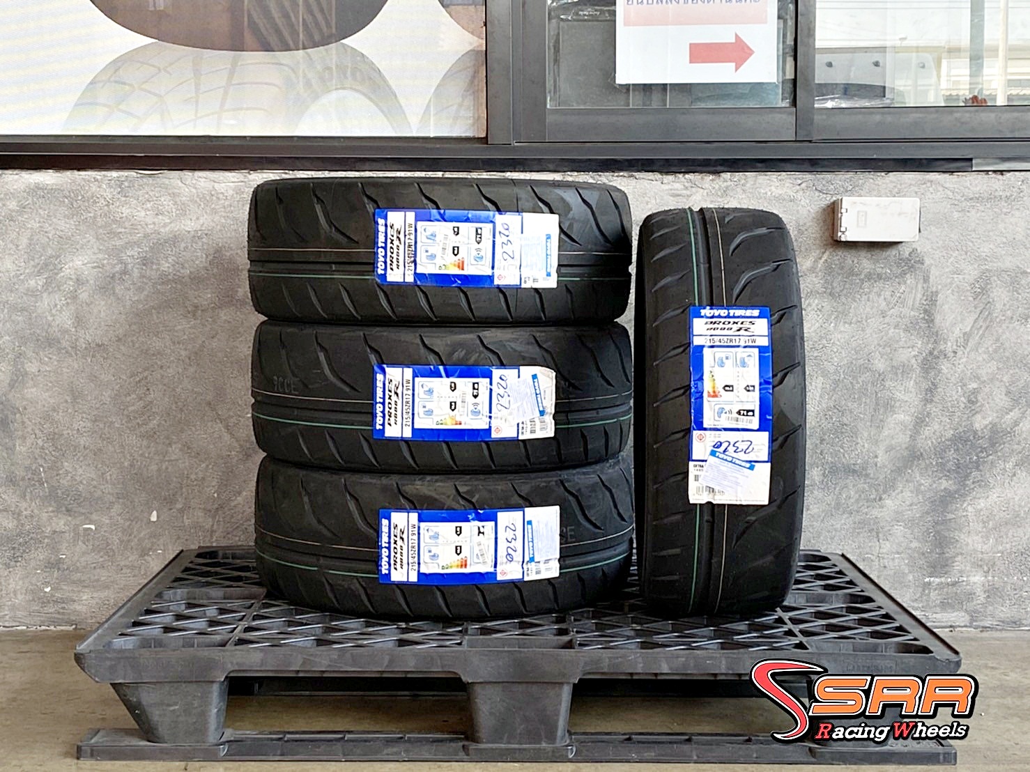 TOYO PROXES R888R 215/45ZR17 ยางเข้าใหม่ ราคาพิเศษ