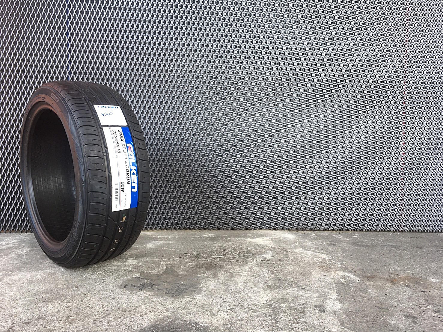 FALKEN ZE914 ECORUN 225/45R18 ยางปี19 เส้นละ 3,750 บาท