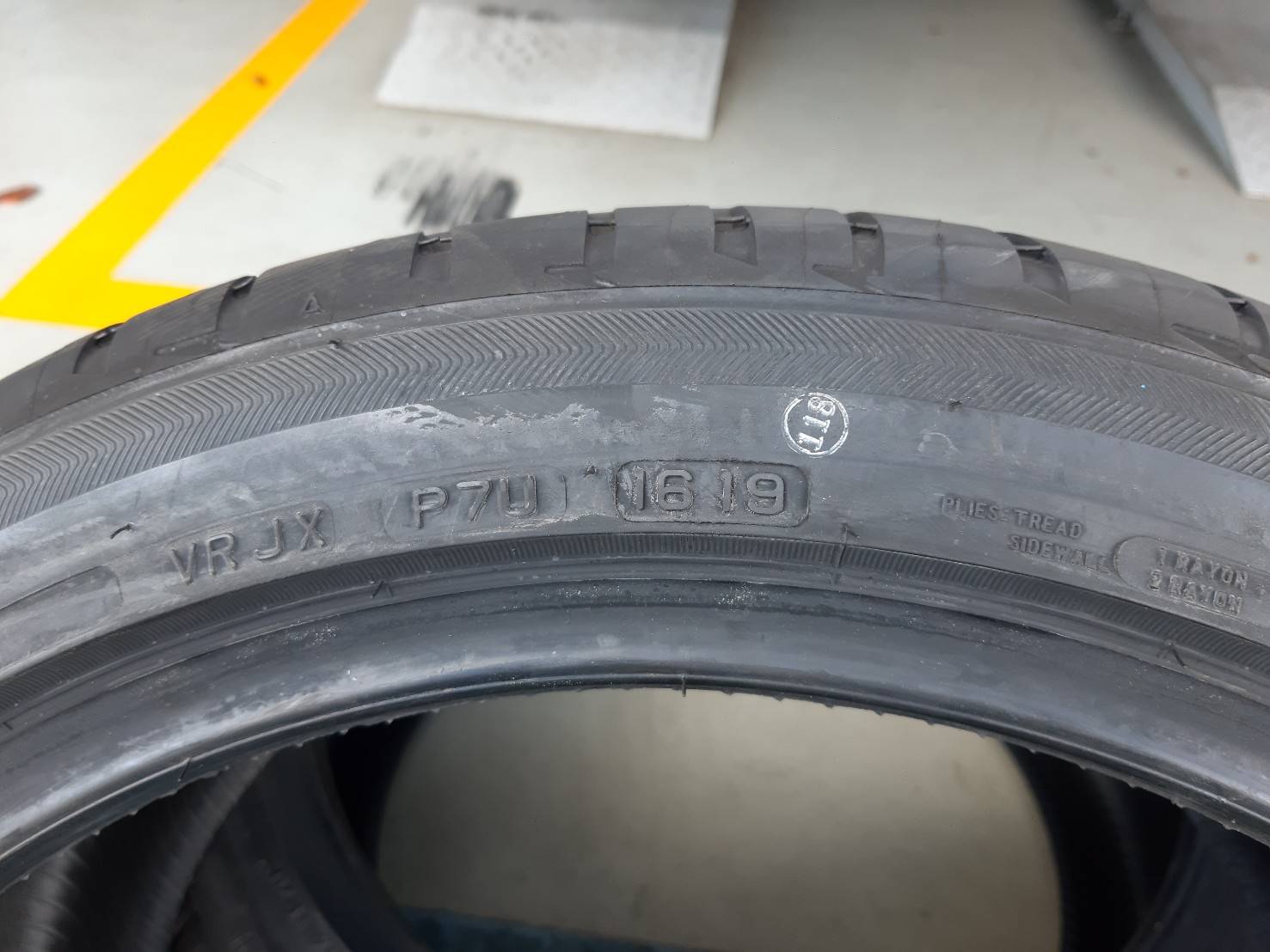 BRIDGESTONE POTENZA S001 265/35R18 ยางนำเข้า ปี19 ราคาพิเศษ