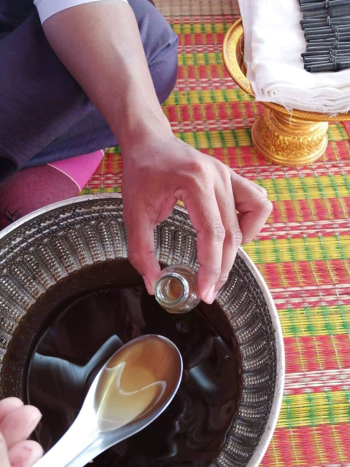 น้ำมันพรายเขมร 4 ตน หัวเชื้อ อาจารย์เขมร