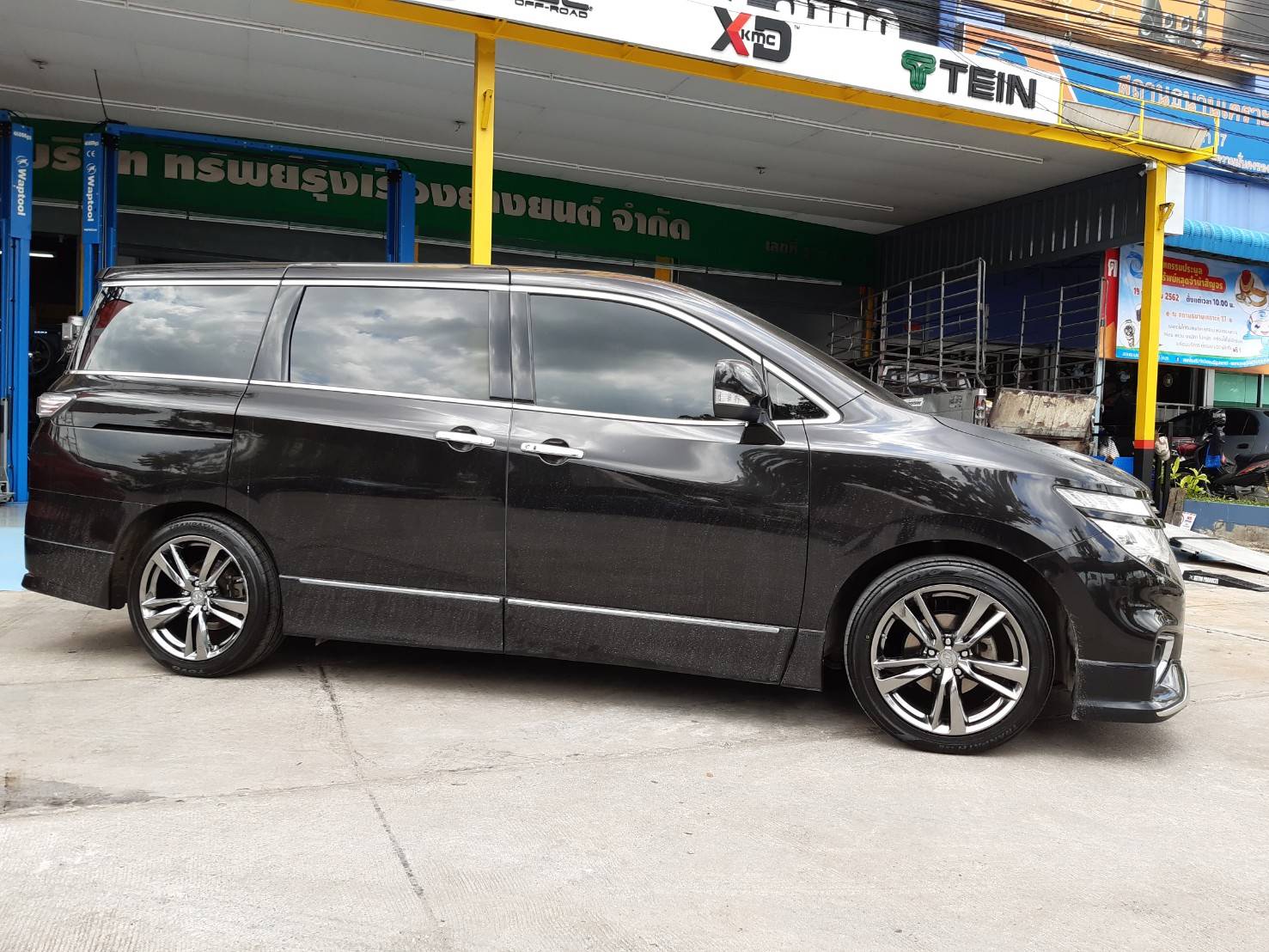 TOYO TRANPATH LU-II 245/45R19 ลดราคาพิเศษ เส้นละ 4,500 บาท