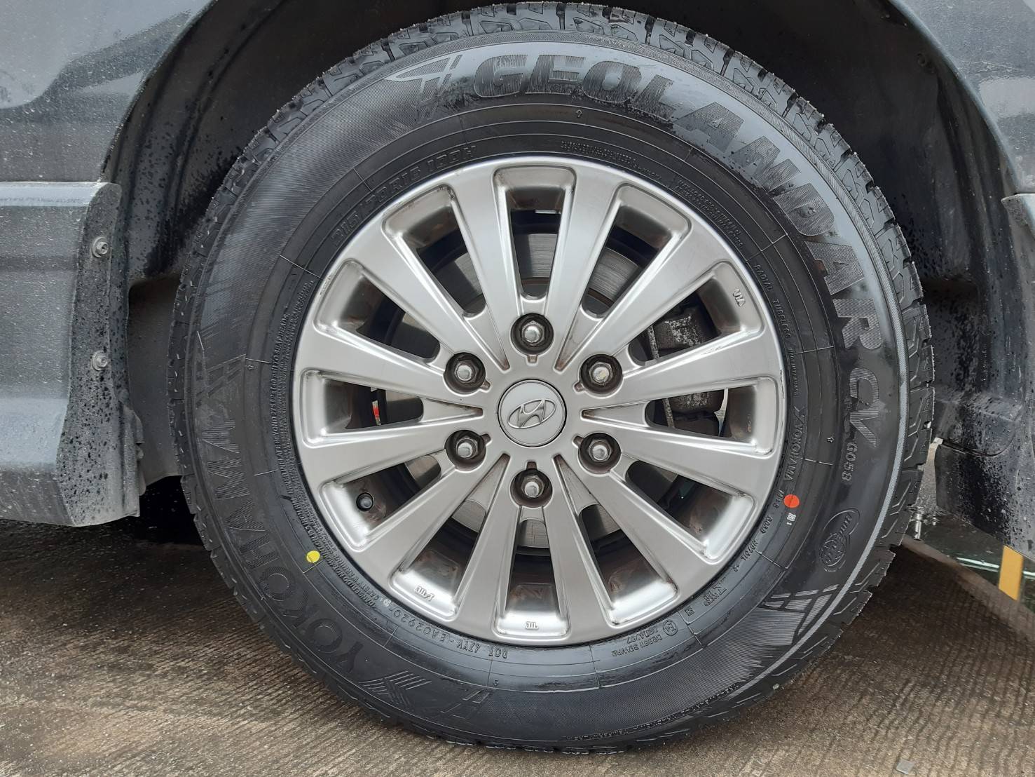 YOKOHAMA GEOLANDAR CV G058 215/70R16 ยางใหม่ ราคาพิเศษ