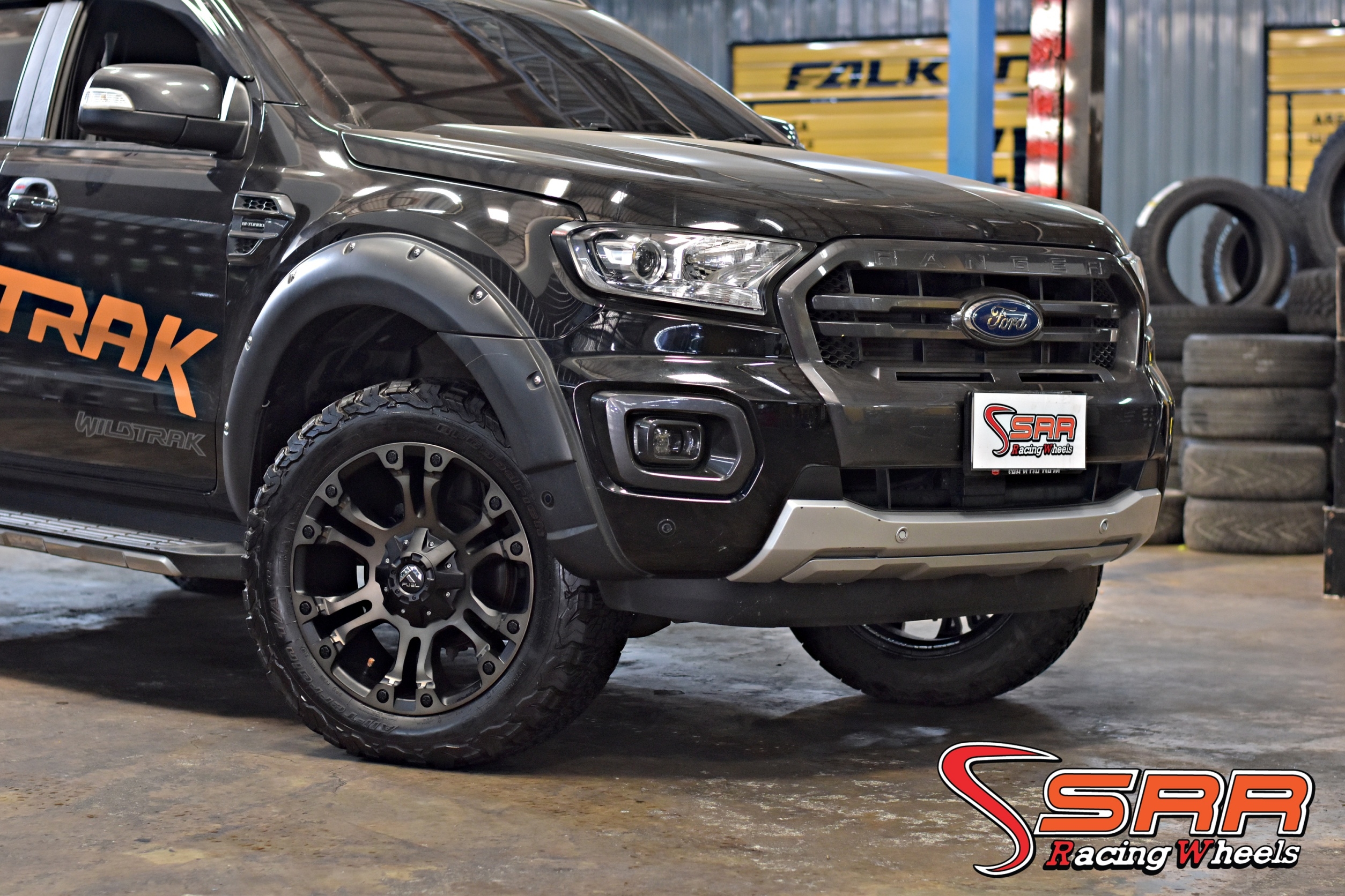 FUEL VAPOR 20x9 6x135/6x139.7 ET+20 MATTE BLACK MACHINED/TINT CLEAR