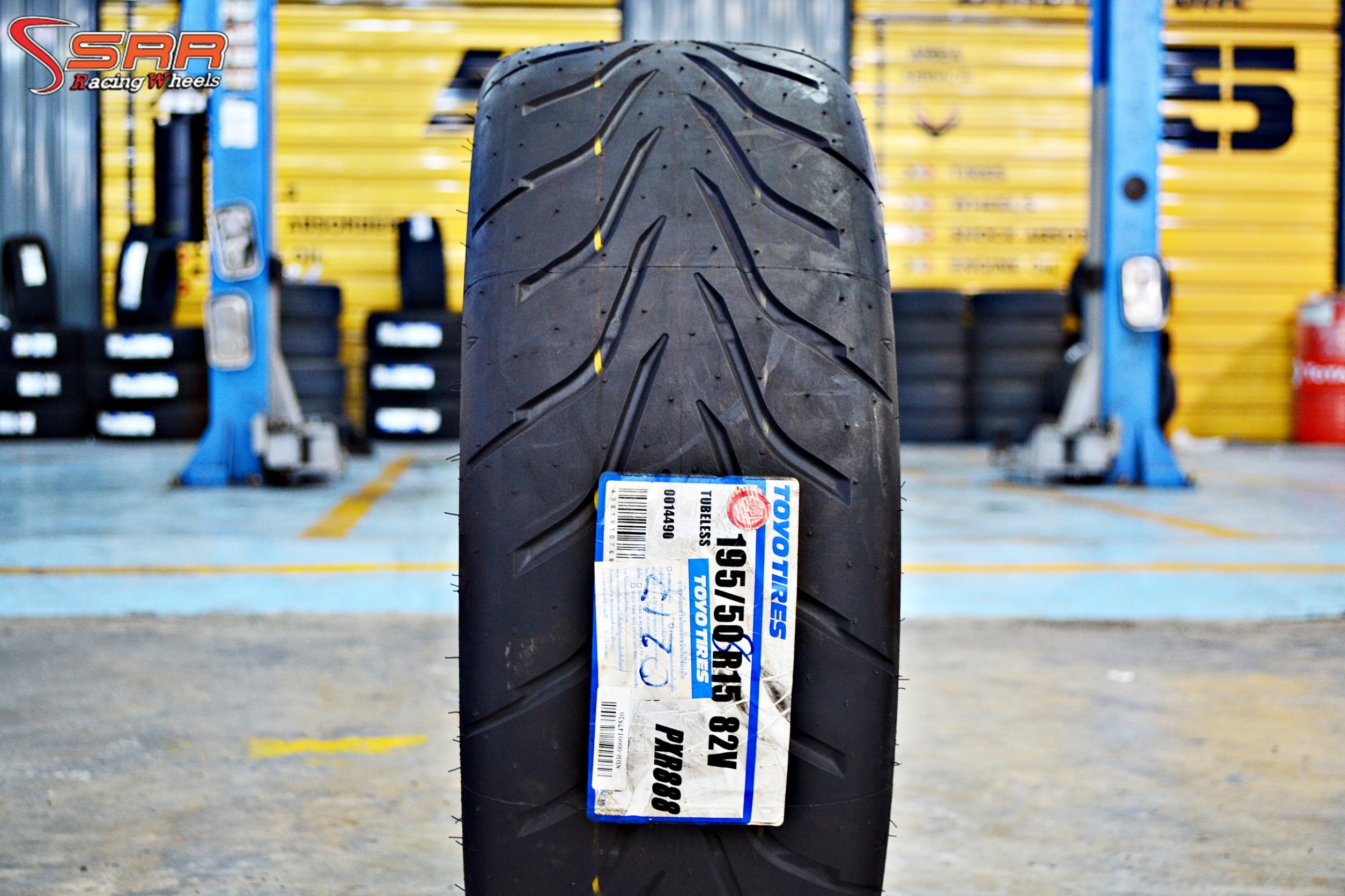 TOYO R888 195/50R15 ปี17 ลดราคาพิเศษ เส้นละ 3,900 บาท