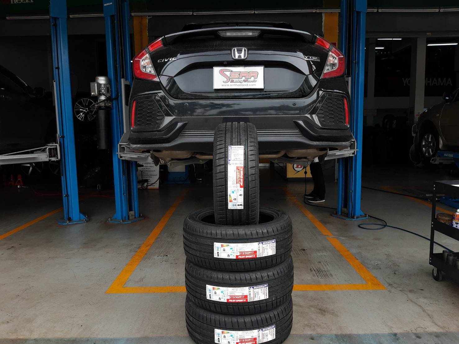 MICHELIN PILOT SPORT4 215/50ZR17 ยางใหม่ราคาพิเศษ