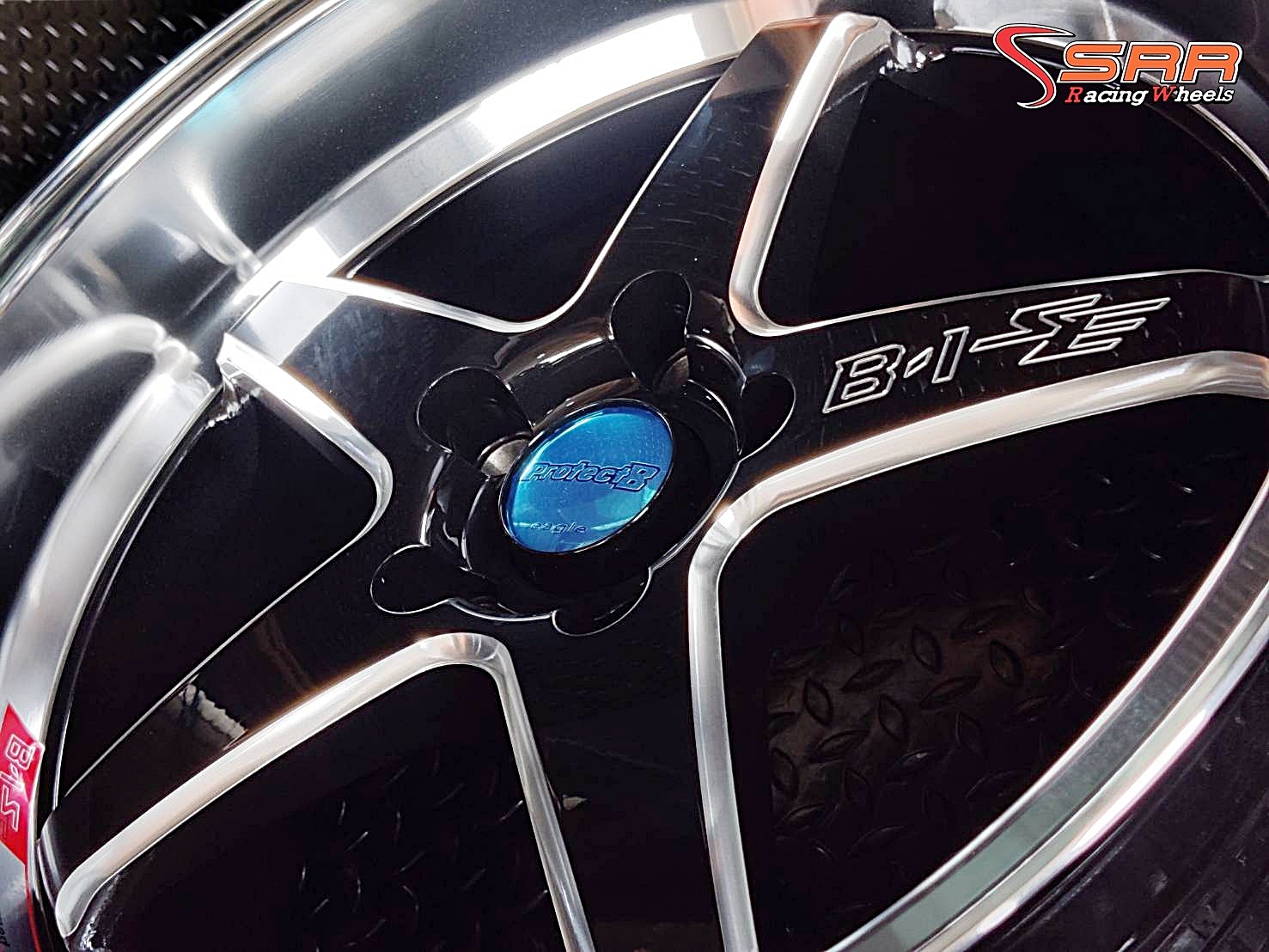 OASIS VIP22 B-1SE ขอบ18 หน้า9.5 หลัง10.5 5H114.3 ราคาพิเศษ