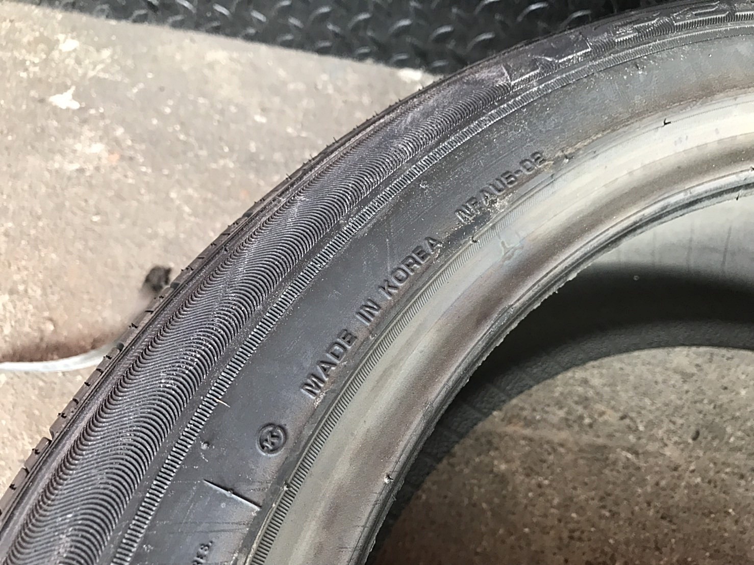 ROADSTONE NFERA AU5 215/50ZR17 ยางเกาหลี ซื้อ1แถม1