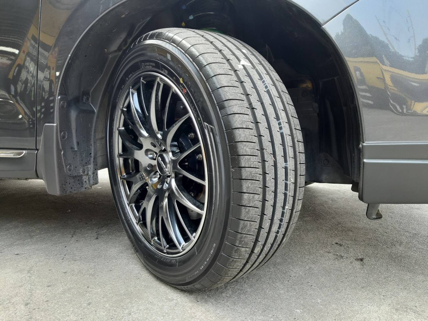 YOKOHAMA BluEarth-XT AE61 235/55R18 ยางใหม่ ราคาพิเศษ