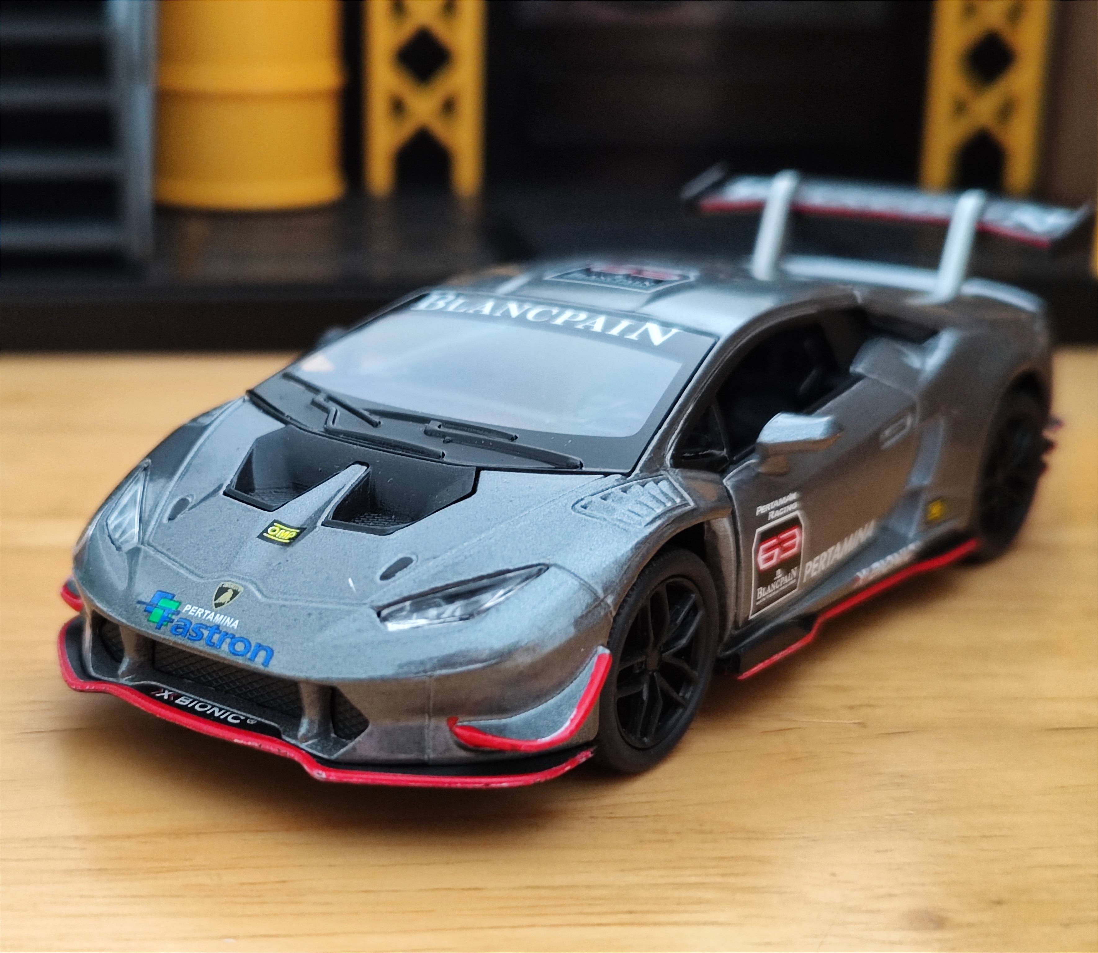Lamborghini Huracan LP620-2 Super Trofeo โมเดลรถเหล็ก (ปลีก-ส่ง)