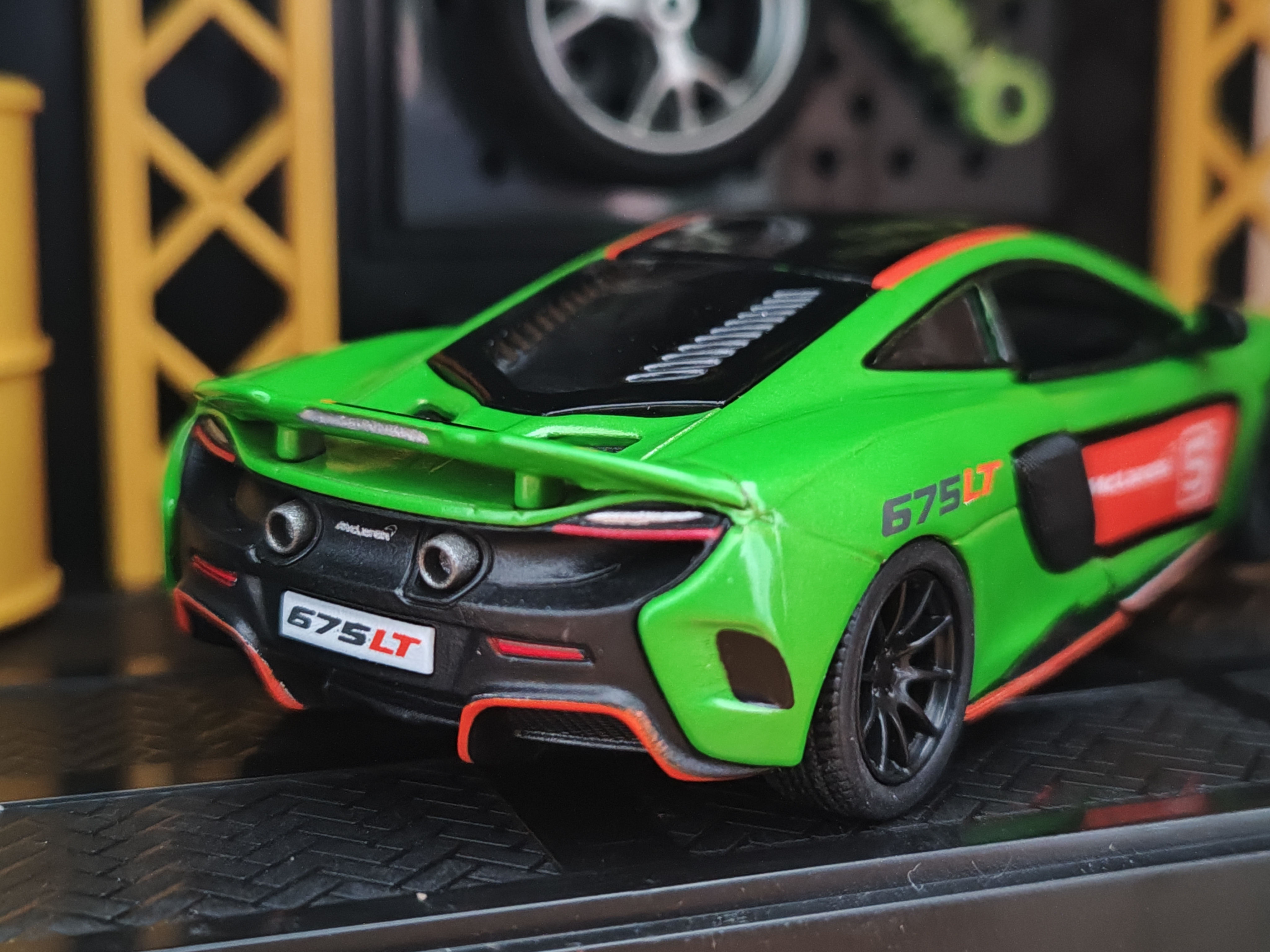 McLaren 675LT Scale 1:36 โมเดลรถเหล็ก (ปลีก-ส่ง)