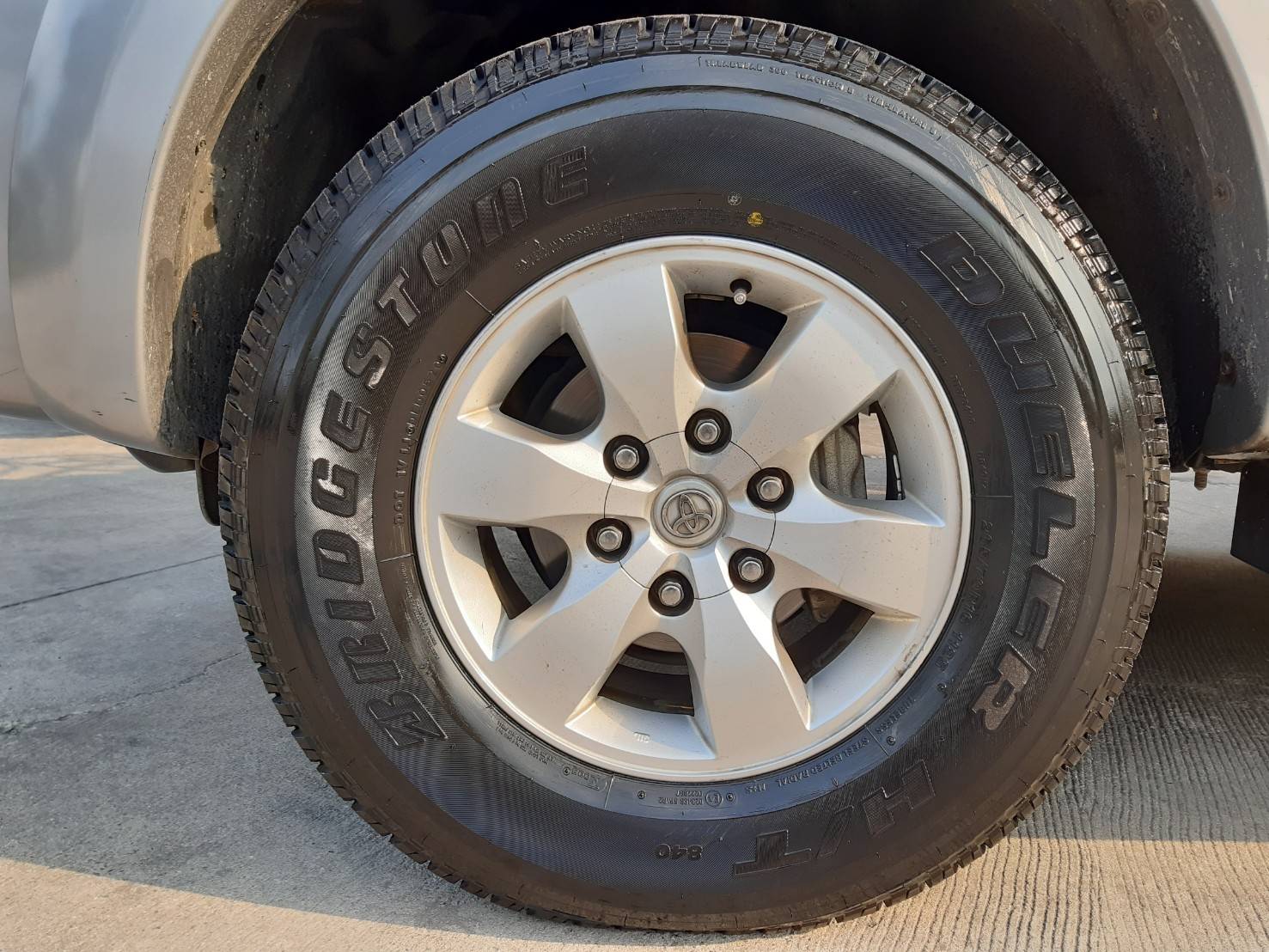 BRIDGESTONE DUELER H/T 840 265/70R16 ยางปี23 ราคาพิเศษ
