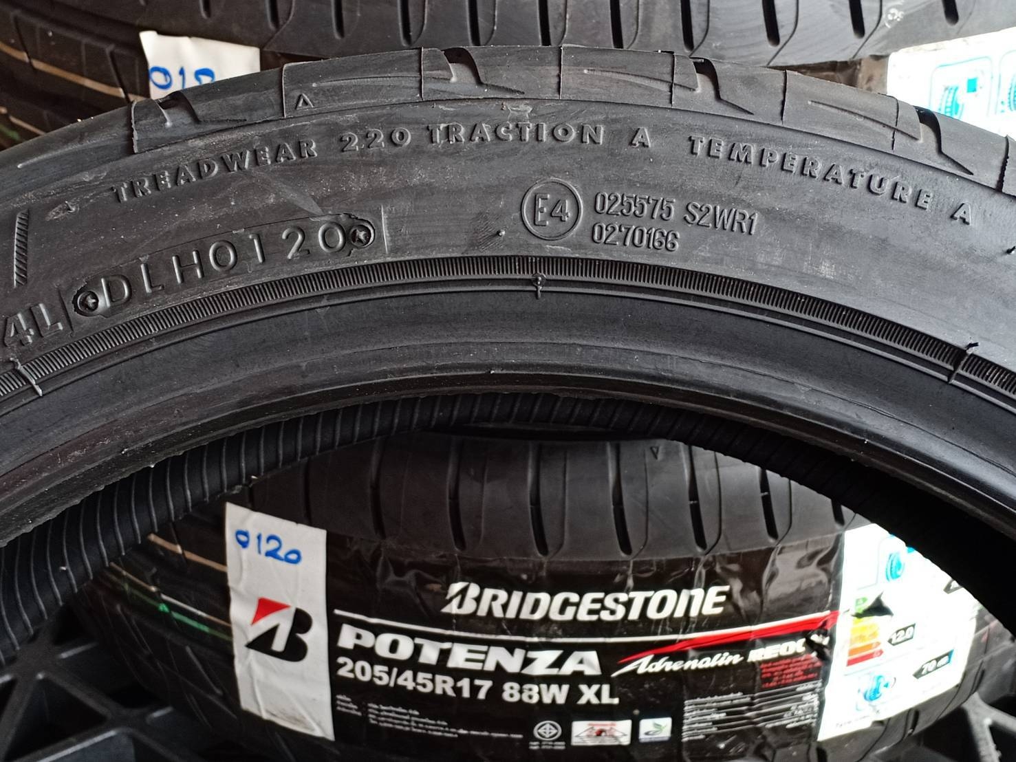 BRIDGESTONE RE003 205/45R17 ยางสปอร์ต ปี2020 ราคาพิเศษ