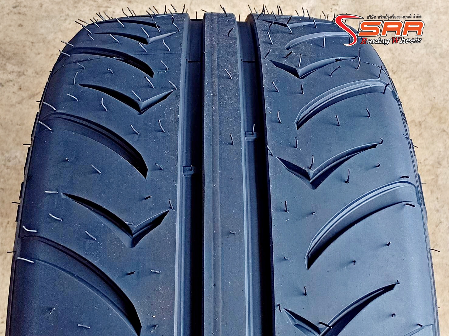 LANDSAIL APEXKING AK01 265/35ZR18 ยางSemiSlick ราคาพิเศษ