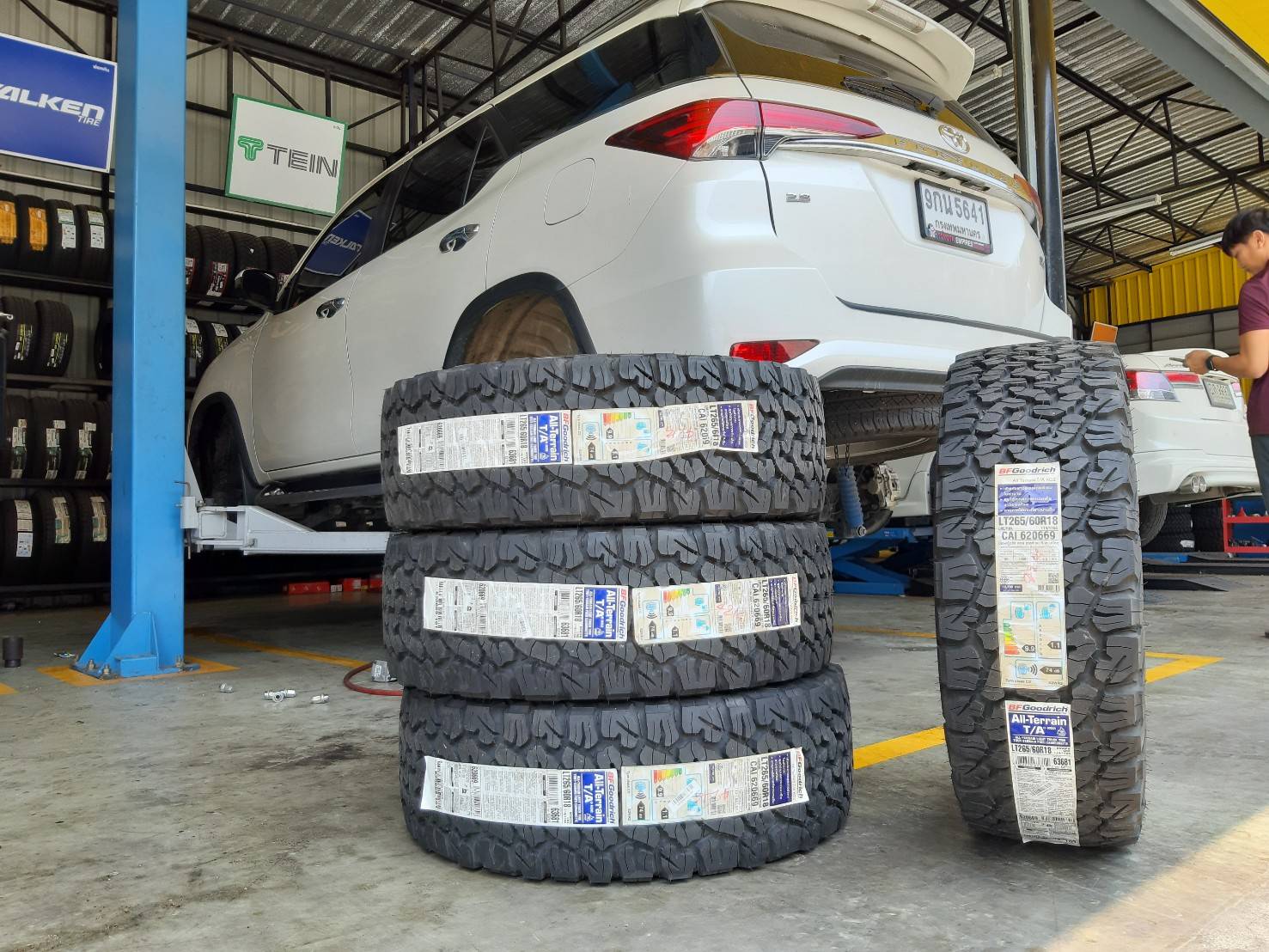 BFGoodrich KO2 265/60R18 ยางใหม่ปี20 ราคาพิเศษ