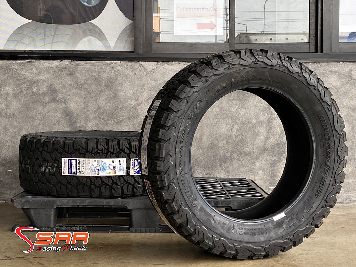 BFGoodrich All Terrain T/A KO2 285/55R20 ยางใหม่ปี20 ราคาพิเศษ