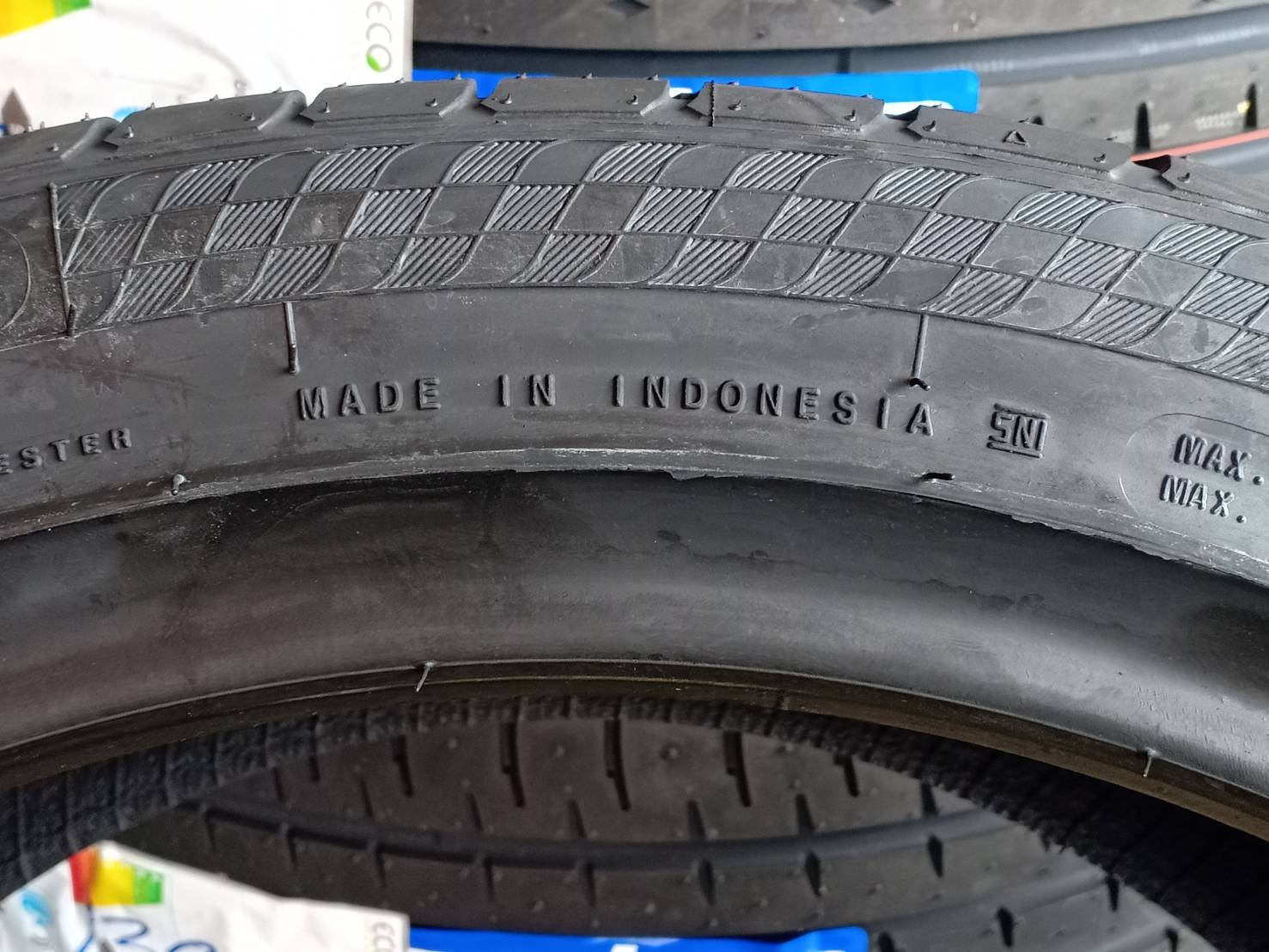 ACCELERA PHI-2 275/35ZR19 ยางเข้าใหม่ปี20 ราคาพิเศษ