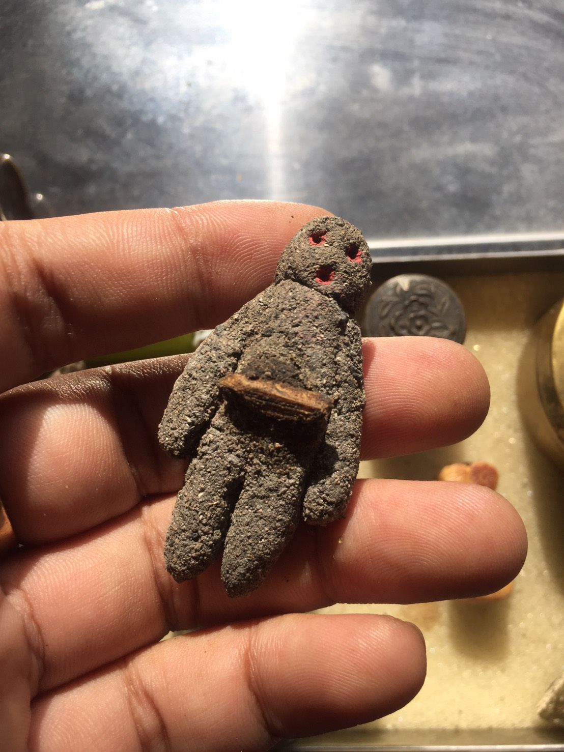 หุ่นพยนต์เนื้อเทาเนื้อนี้หายาก ติดไม้วัวลืมคอก อาจารย์เปล่ง บุญยืน