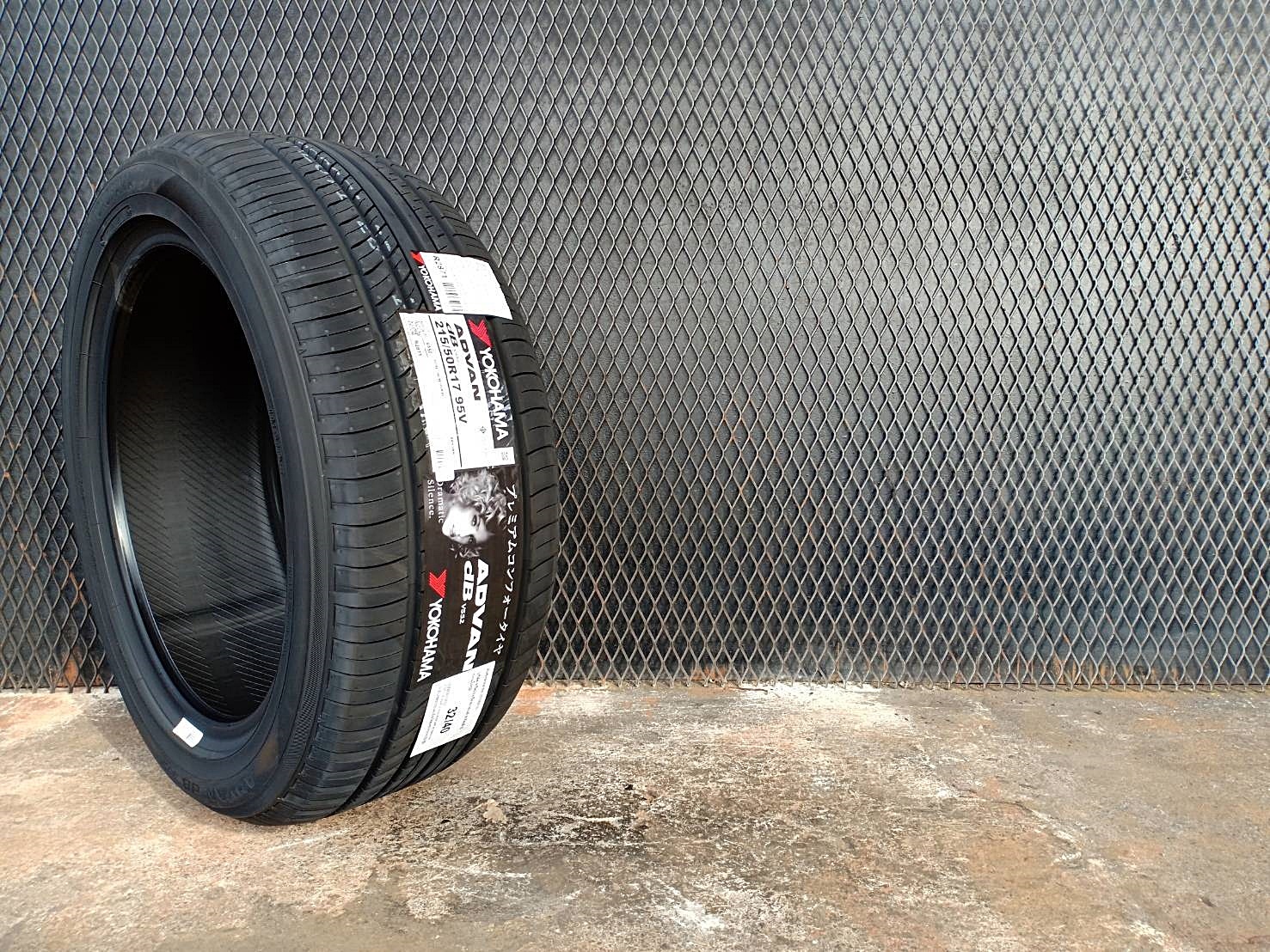 YOKOHAMA ADVAN dB V552 215/50R17 ยางญี่ปุ่น ปี19