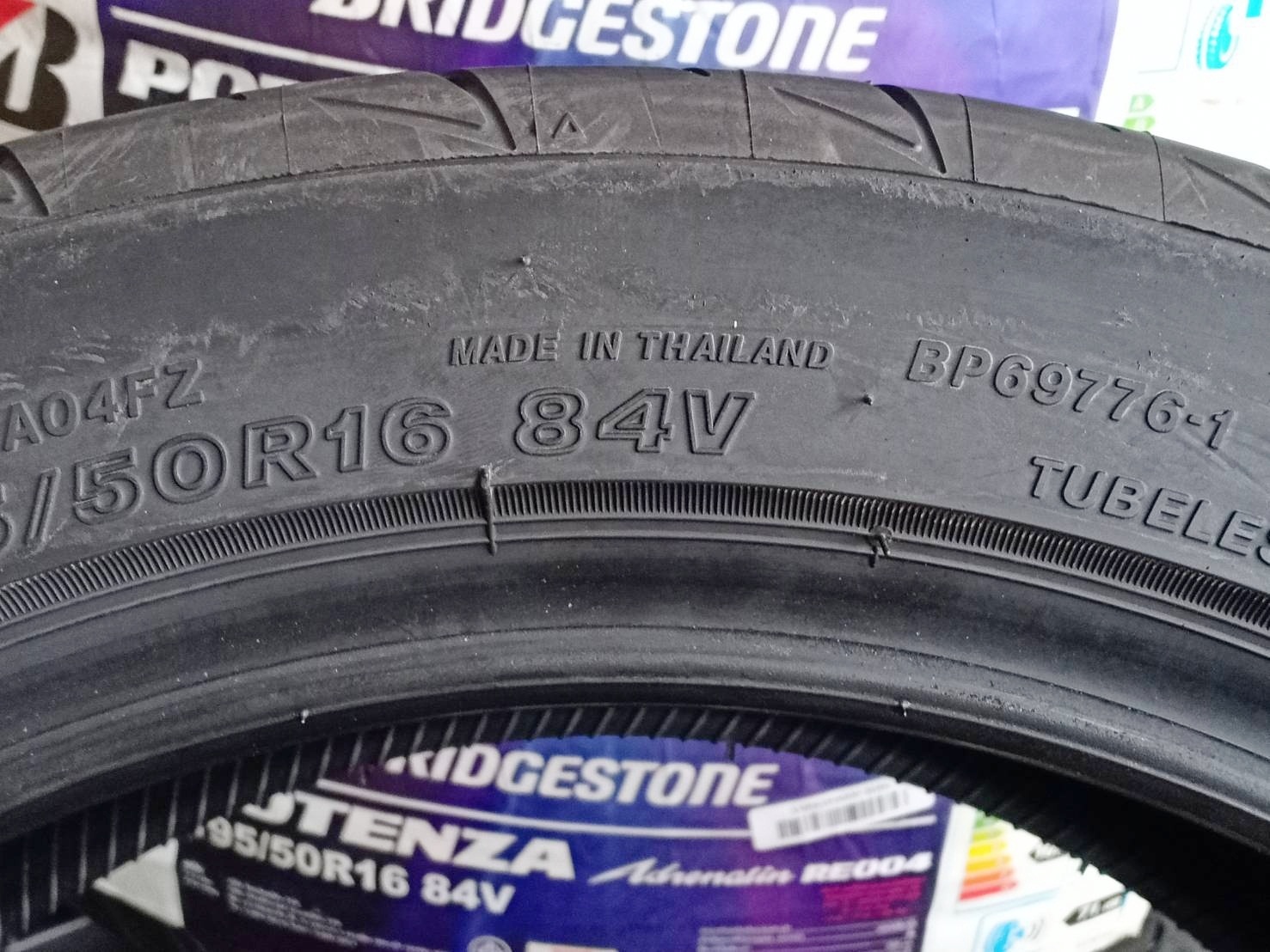 BRIDGESTONE POTENZA ADRENALIN RE004 195/50R16 ยางปี20 ราคาพิเศษ