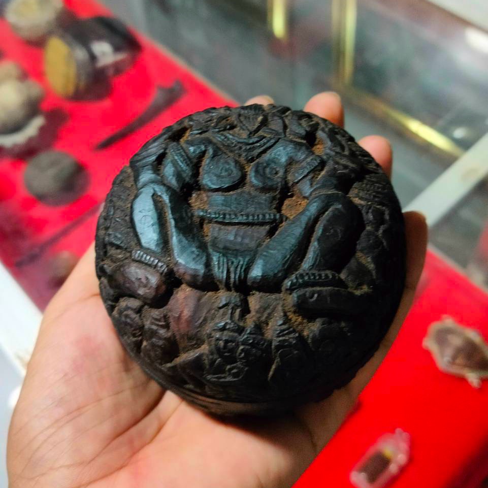 สีผึ้งช้างผสมโขง ใช้ช้างพลายกวนสีผึ้ง 63 เชือกสูตรตำราเขมร