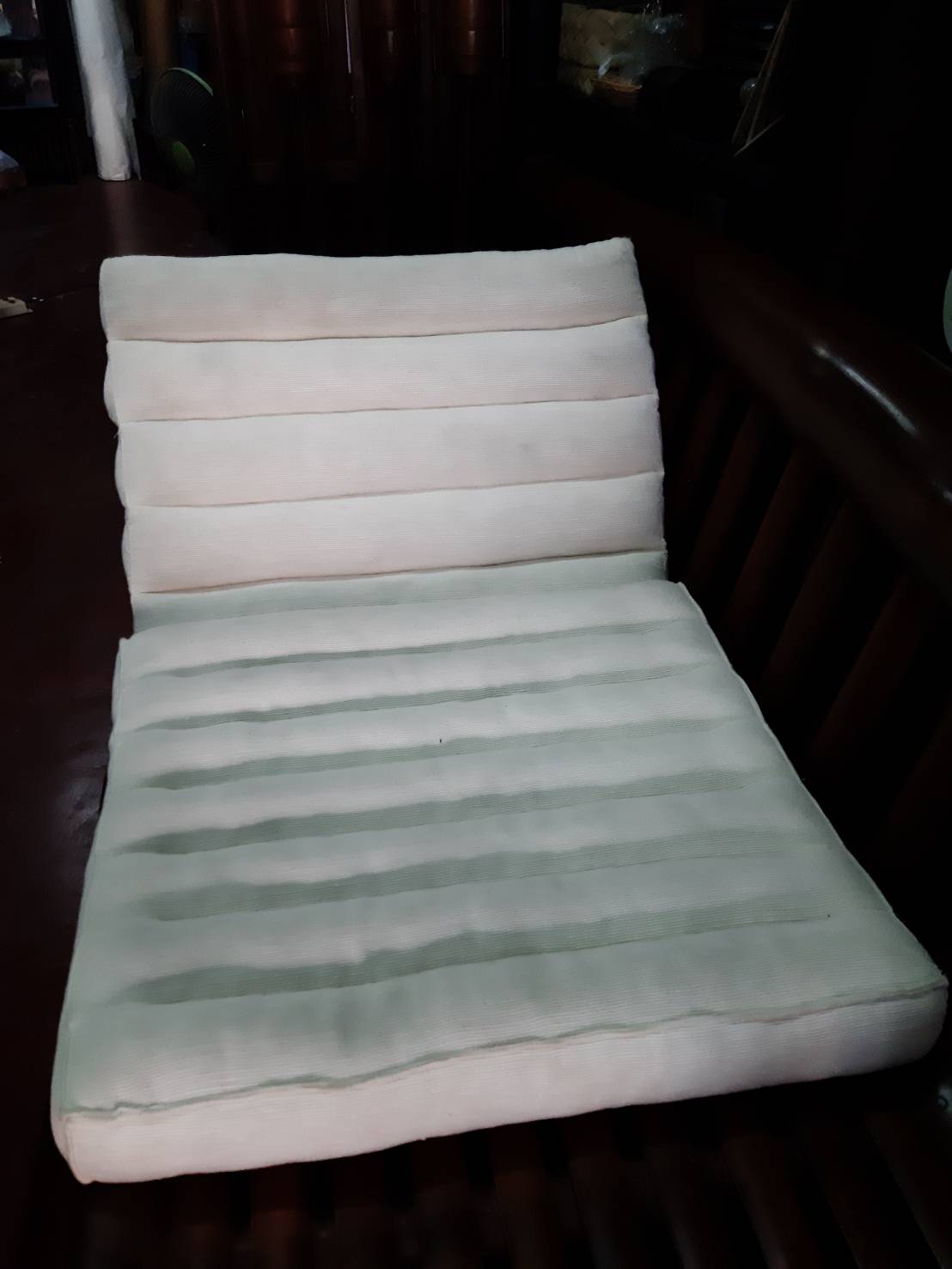 เบาะสามเหลี่ยม 1 พับ