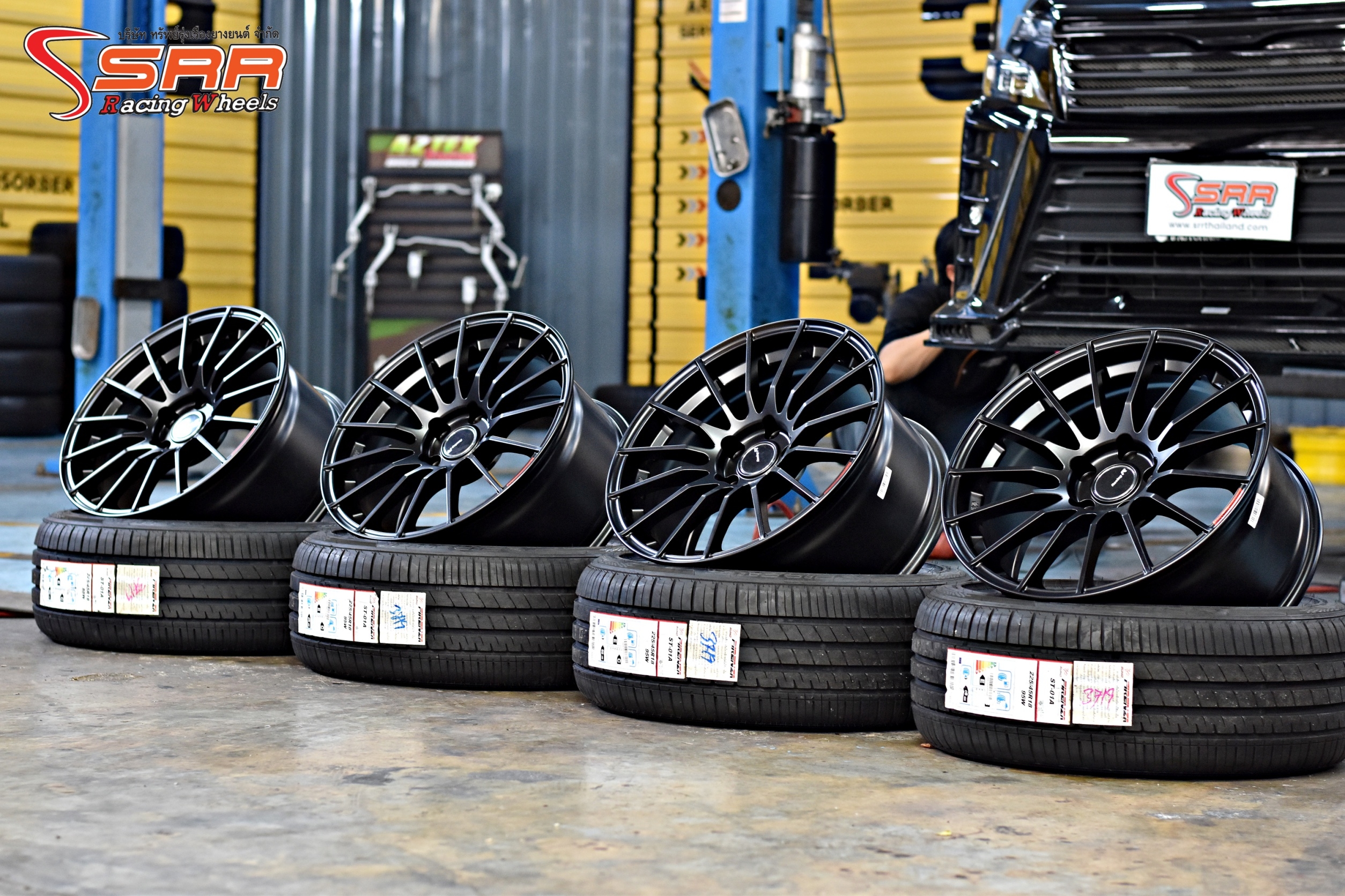 ENKEI RS05RR ล้อไทย ขอบ18 5H114.3 ET35 MATT BLACK