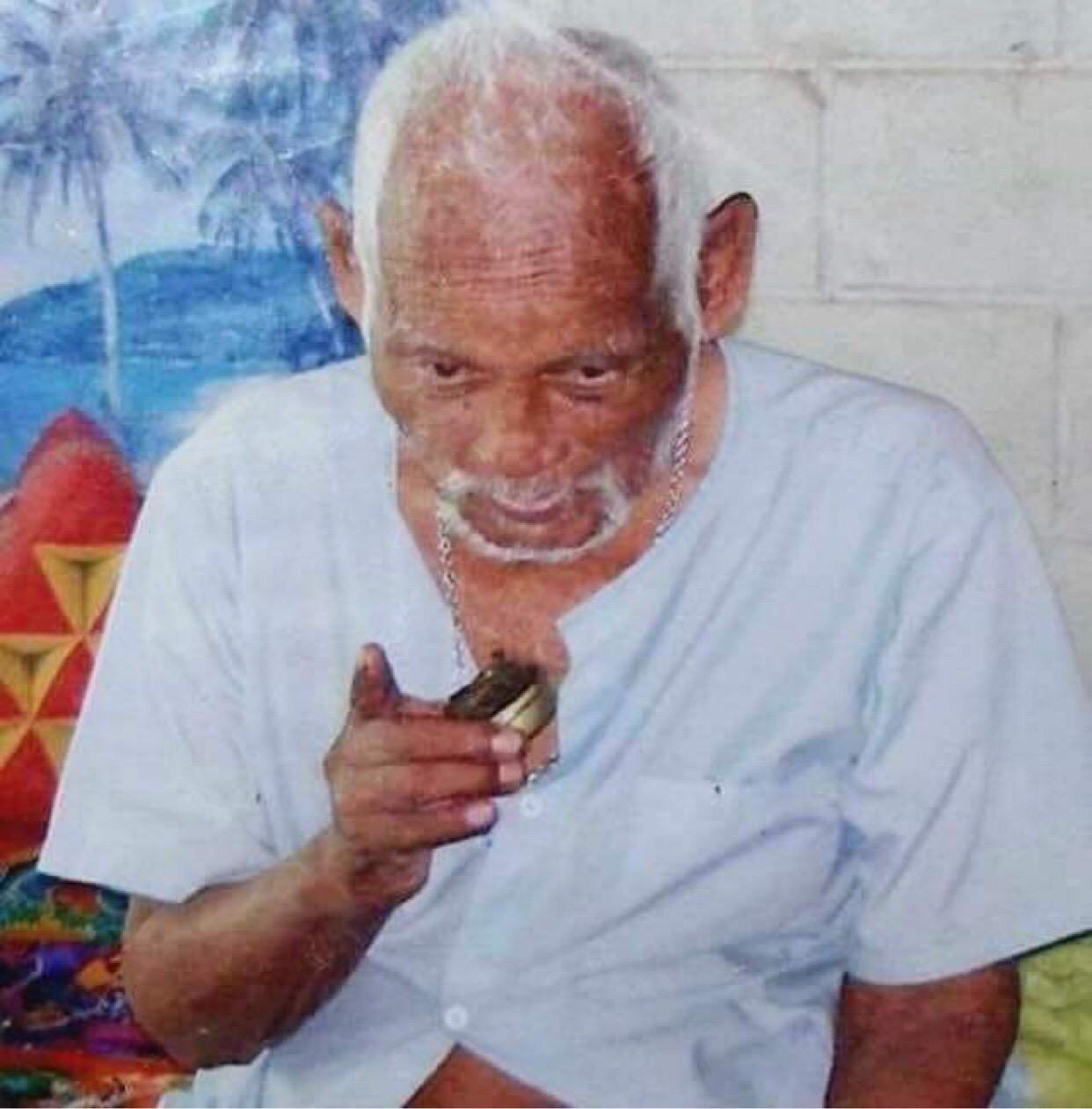 หัวเชื้อสีผึ้งพรายแม่น้ำฝน ตลับครู อาจารย์เปล่งบุญยืน