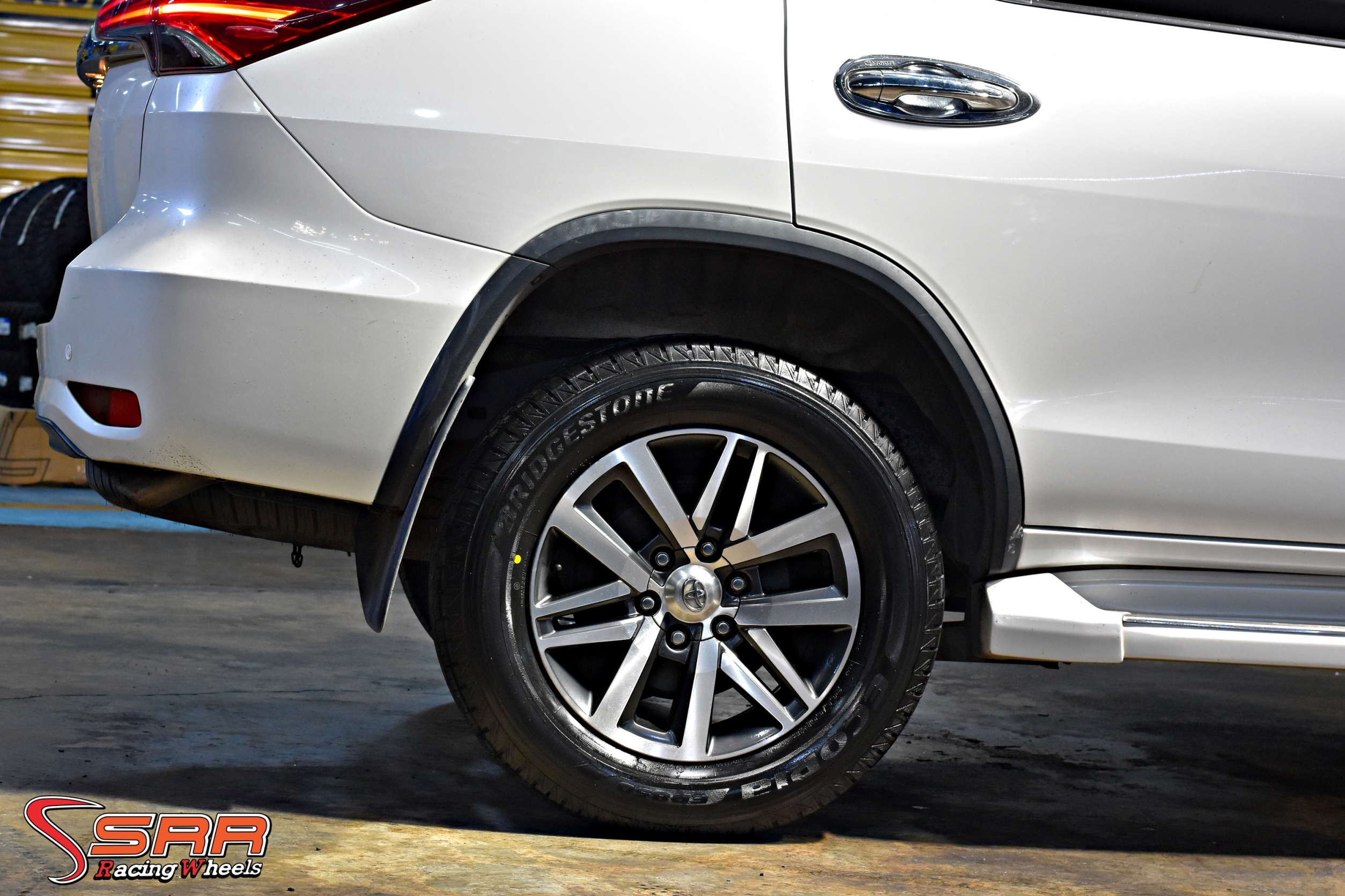 BRIDGESTONE ECOPIA EP850 265/60R18 ยางSUV ราคาพิเศษ