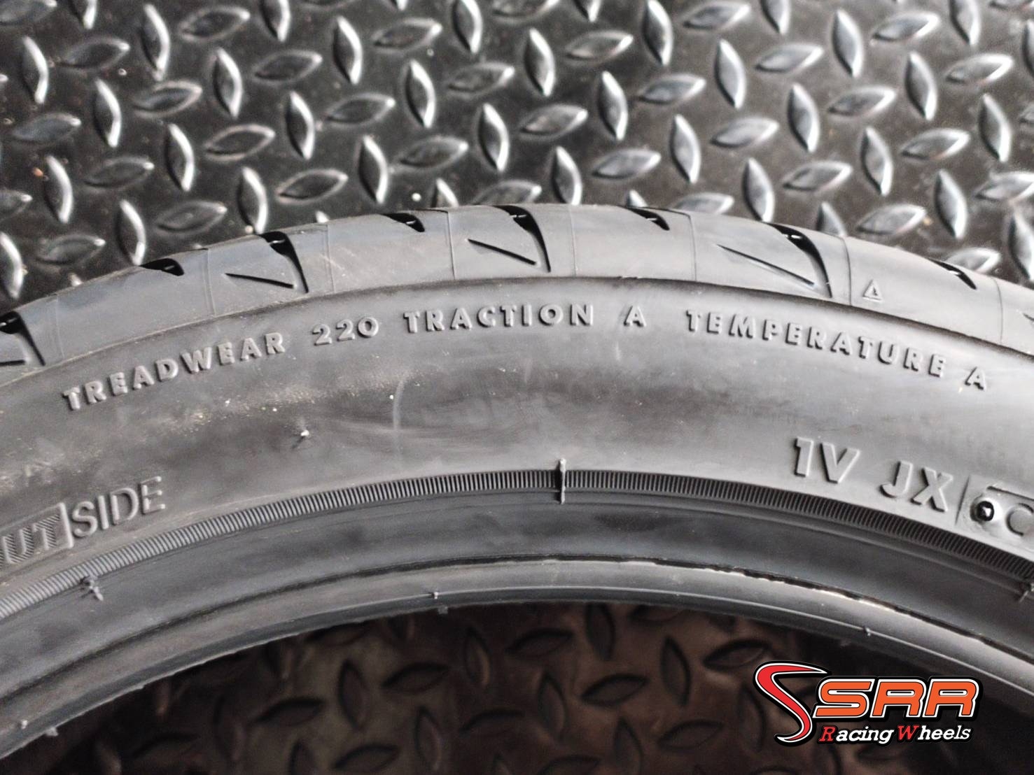 BRIDGESTONE RE004 245/40R18 ยางใหม่ ยางสปอร์ต ราคาพิเศษ