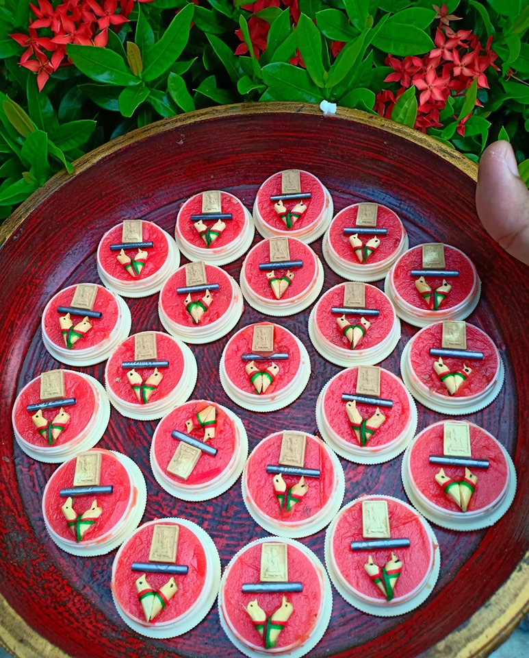 สีผึ้งมงคล ปากหวาน ลุงฟ้อยร้อยเมีย