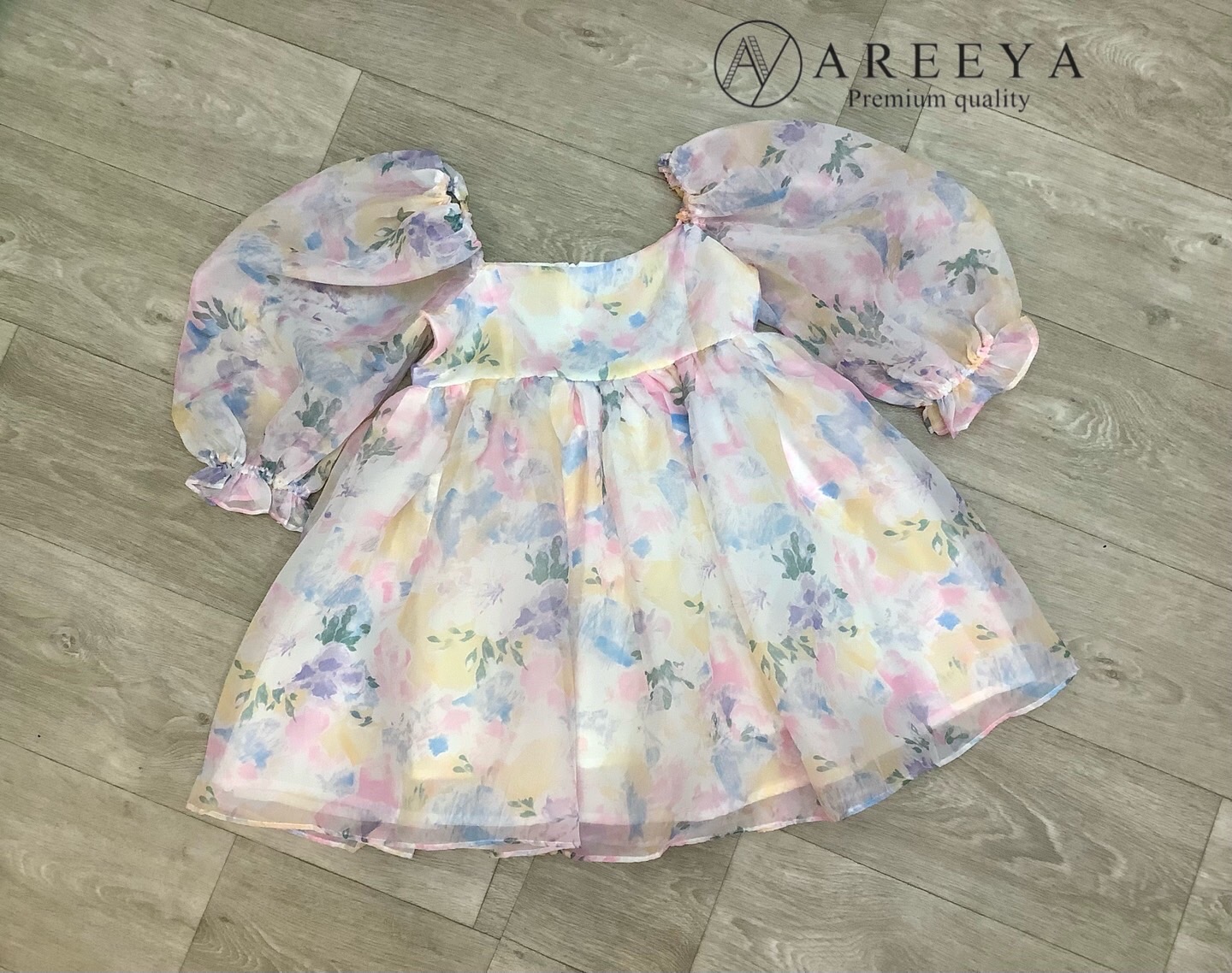 W543 Sheike floral mini dress