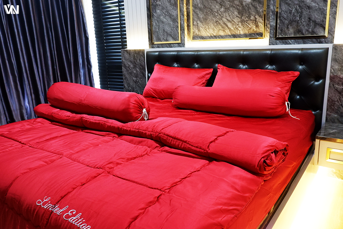 ชุดนวมเช็ตผ้านวมใยไหมซาติน 6 ฟุต ( 6 ชุดคละสี )