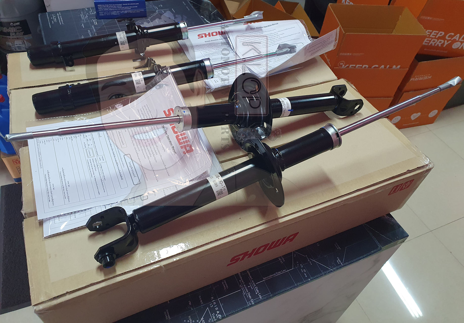 QH142-108-00-TH โช๊คอัพ-หลัง(SHOWA)แท้ติดรถ HONDA ACCORD G8 2.0/ 2.4/ 3.0L. ปี2008-2013 เกียร์ออโต้ ***สินค้ามีใบรับประกัน 1 ปี (ราคาพิเศษต่อคู่)