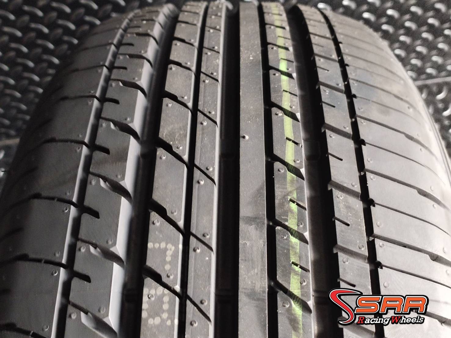 BRIDGESTONE TURANZA ER370 215/55R17 ยางใหม่ปี2020 ลดราคาพิเศษ