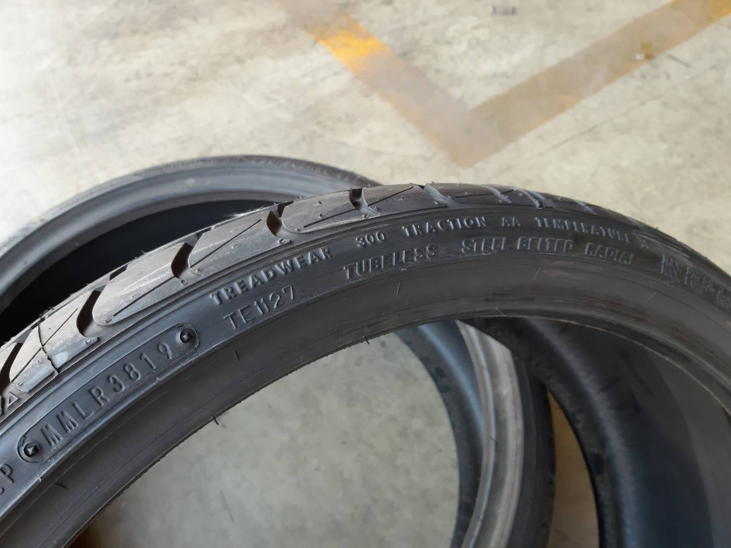 FALKEN FK452 235/30ZR20 ยางใหม่ปี19 โปรโมชั่นยางลดราคาพิเศษ