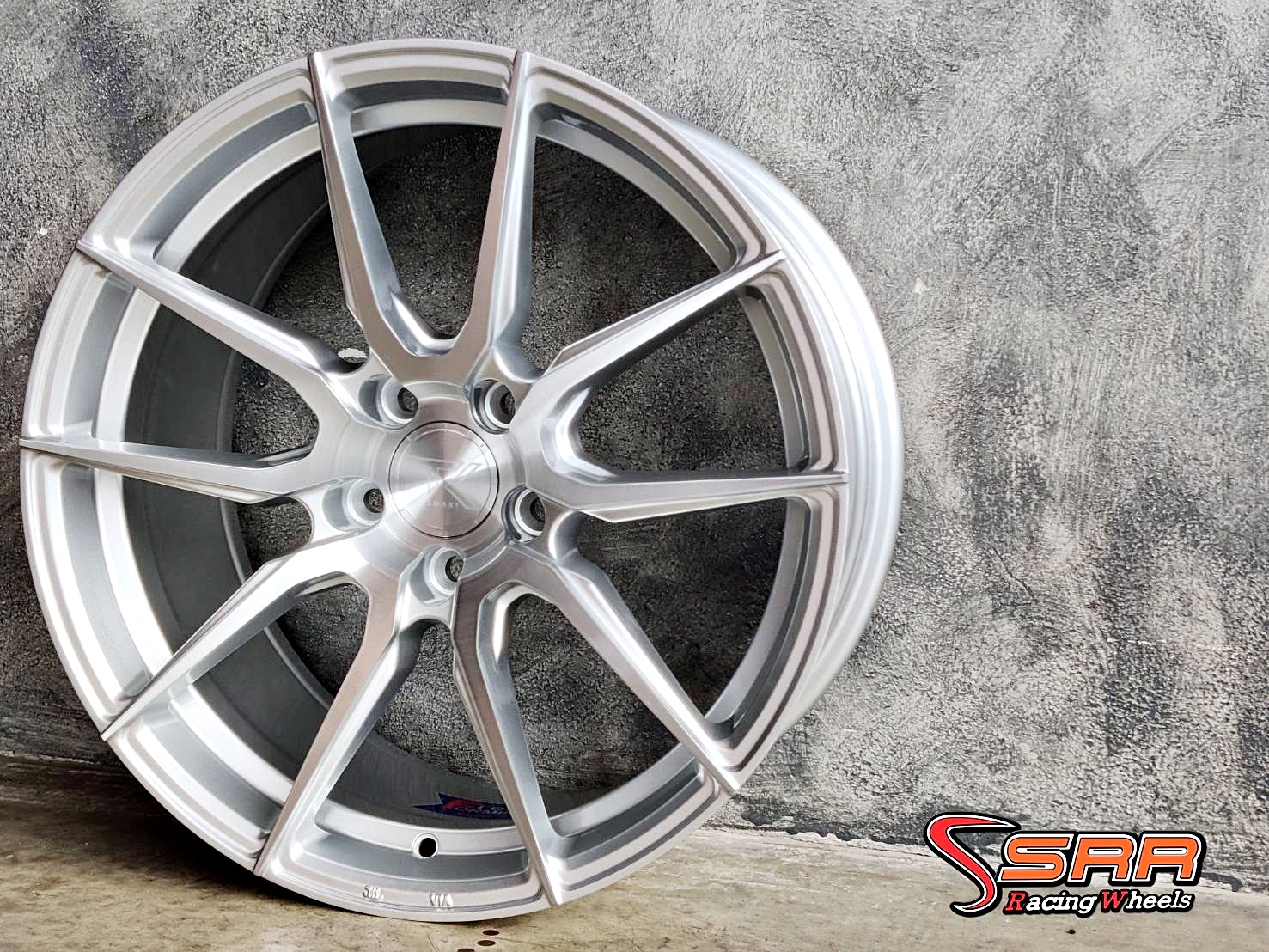 TMF-102 FLOW FORMING ขอบ18 ET32 P/BRUSHED/SILVER ชุดละ 26,000฿