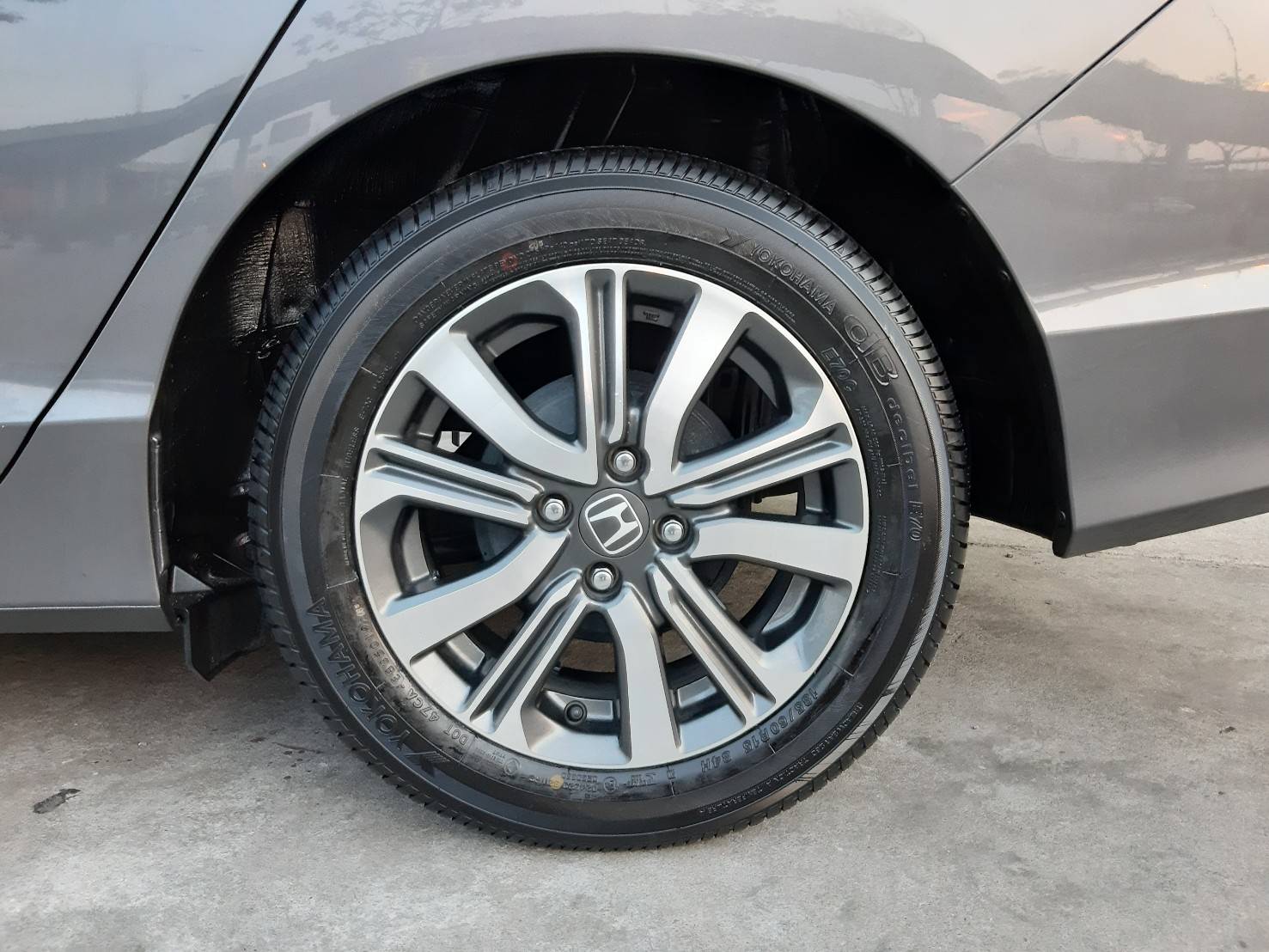YOKOHAMA db decibel E70 185/60R15 ยางใหม่ปี20 ลดราคาพิเศษ