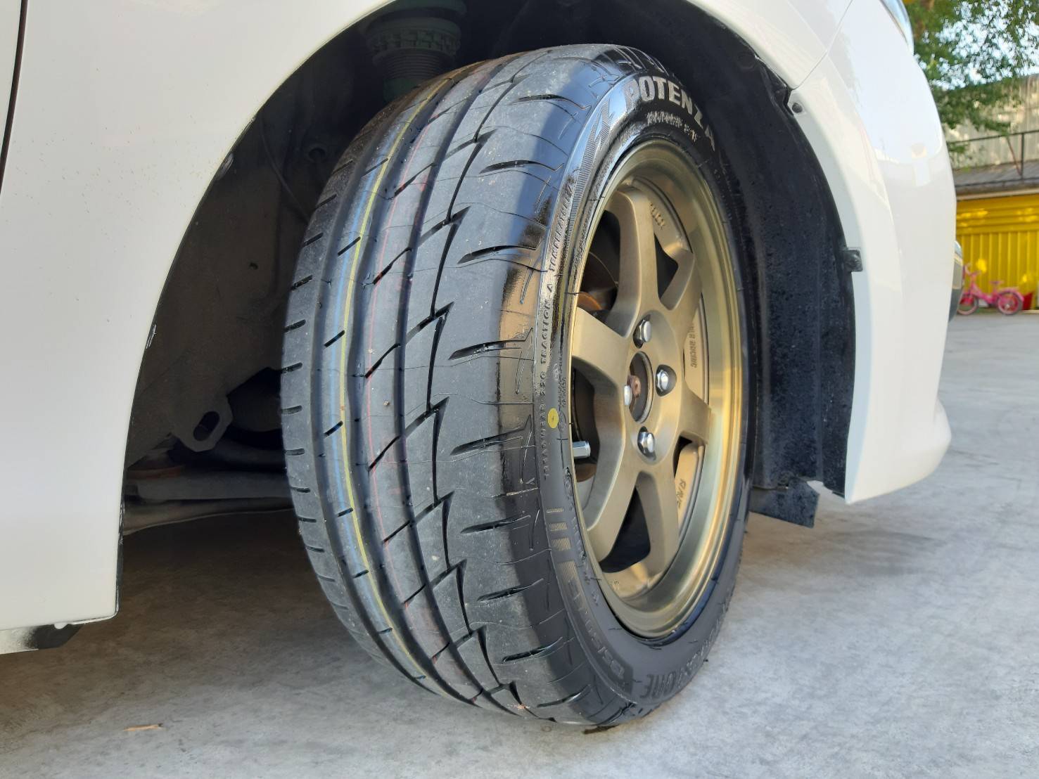 Bridgestone Potenza Adrenalin RE003 195/50R15 ยางใหม่ปี20 ราคาพิเศษ