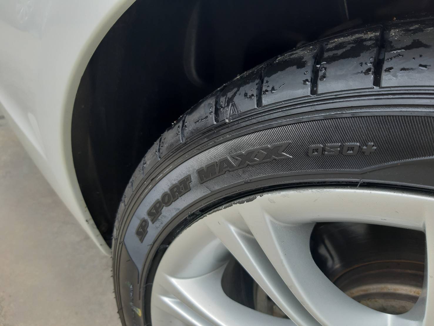 DUNLOP SP SPORT MAXX 050+ 245/40ZR18 ลดราคา เส้นละ 4,500 บาท