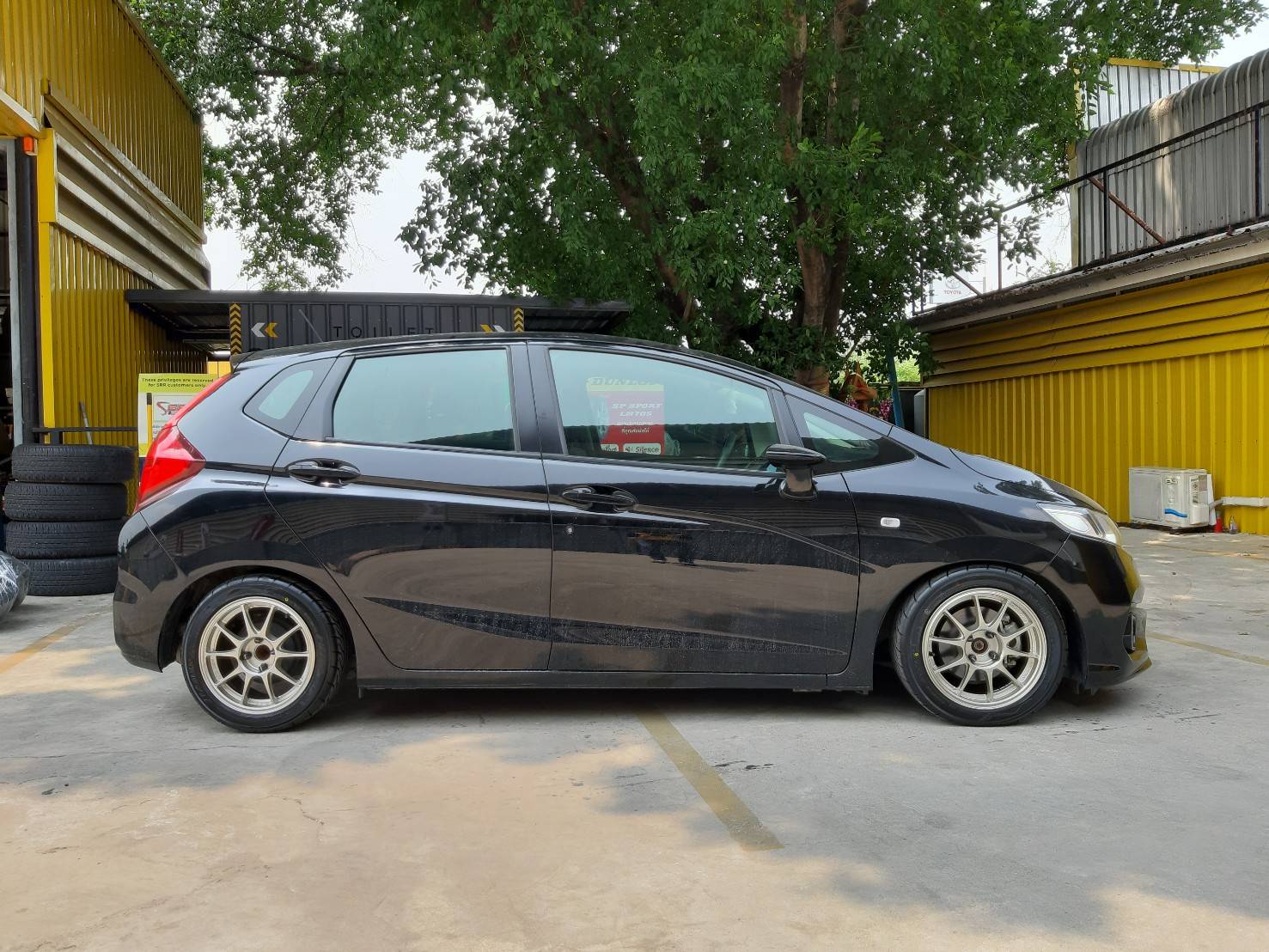 YOKOHAMA AD08R 195/50R15 ยางใหม่ปี2020 ลดราคาพิเศษ