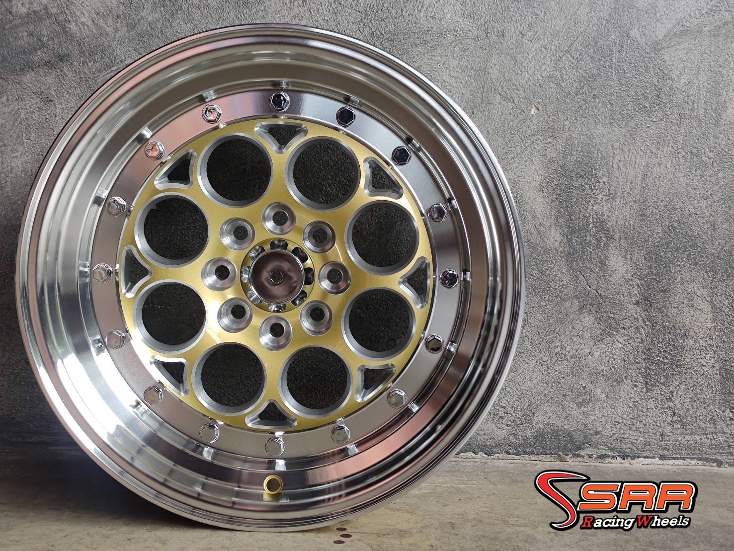 WELD MAGNUM DRAG 15x8 8H100 ET20 สีทองหมุดเงิน