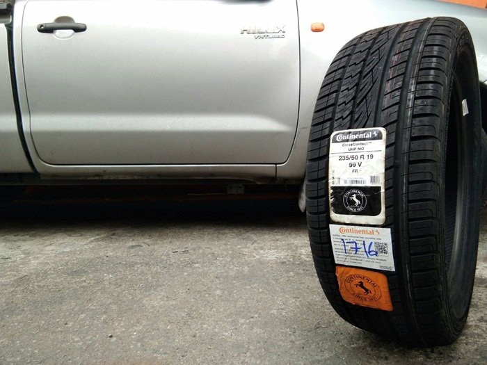 CONTINENTAL CrossContact UHP MO 235/50R19