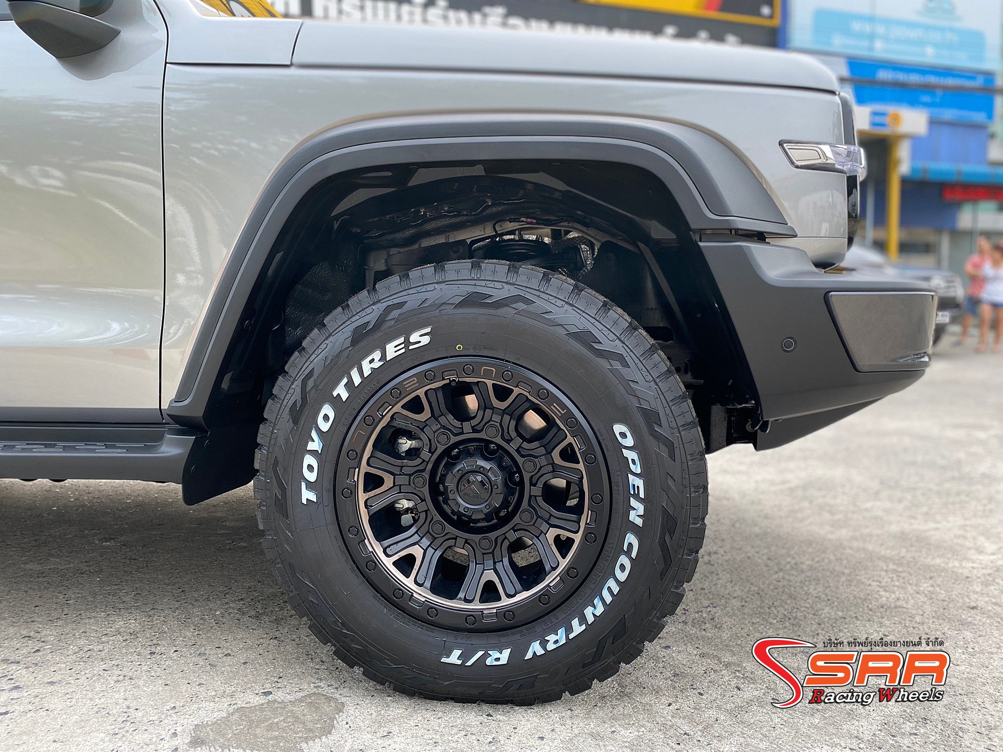 FUEL TRACTION ขอบ17 6x139.7 ET1 MATTE BLACK / DDT ราคาพิเศษ