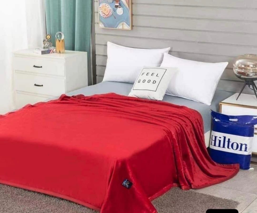 ผ้าห่มนาโนรุ่นหนานุ่มสีพื้น 6 ฟุต Hilton (1.2kg) (12 ผืนคละสี)