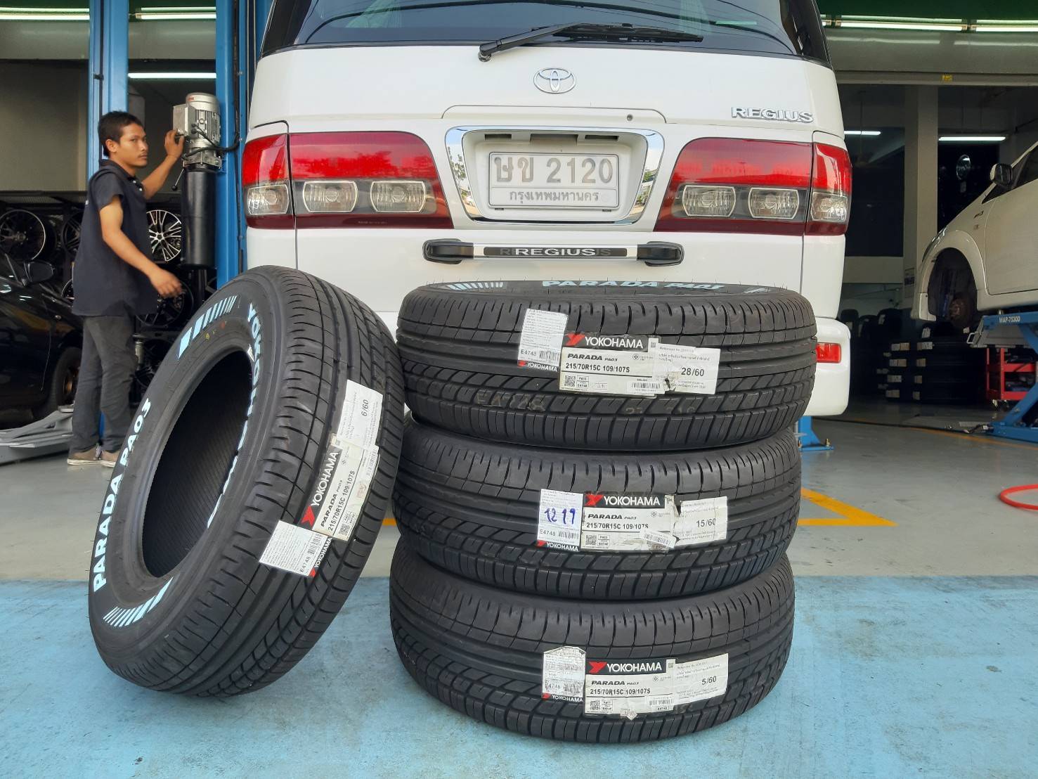 YOKOHAMA PARADA PA03 215/70R15 ยางขอบขาว ราคาพิเศษ