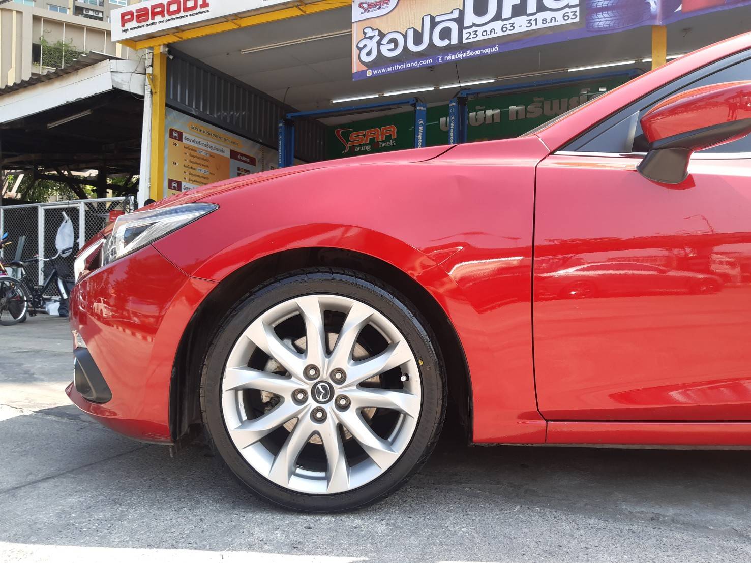 BRIDGESTONE RE004 225/40R18 ยางใหม่ปี2021 ราคาพิเศษ