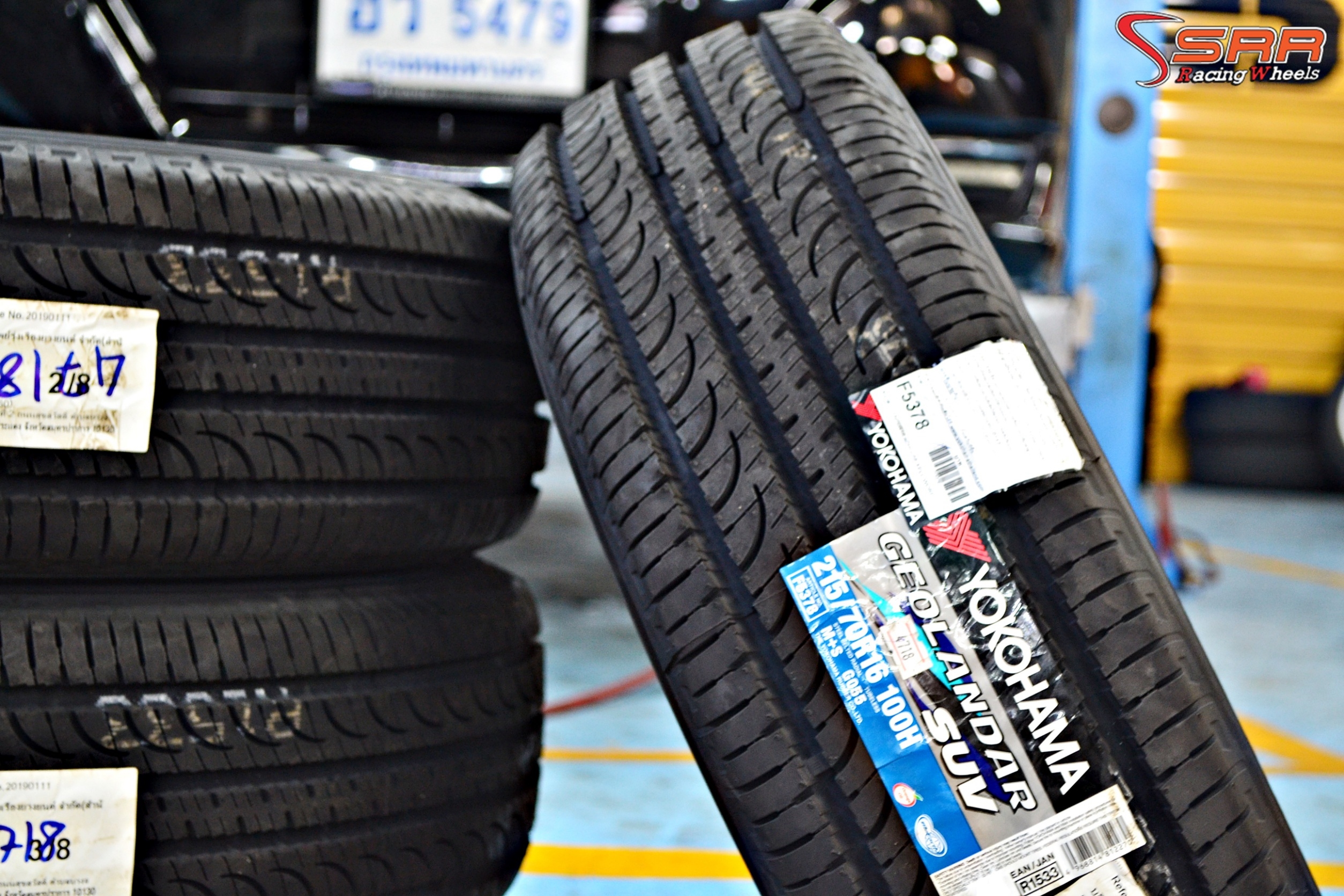 YOKOHAMA GEOLANDAR SUV 215/70R16
