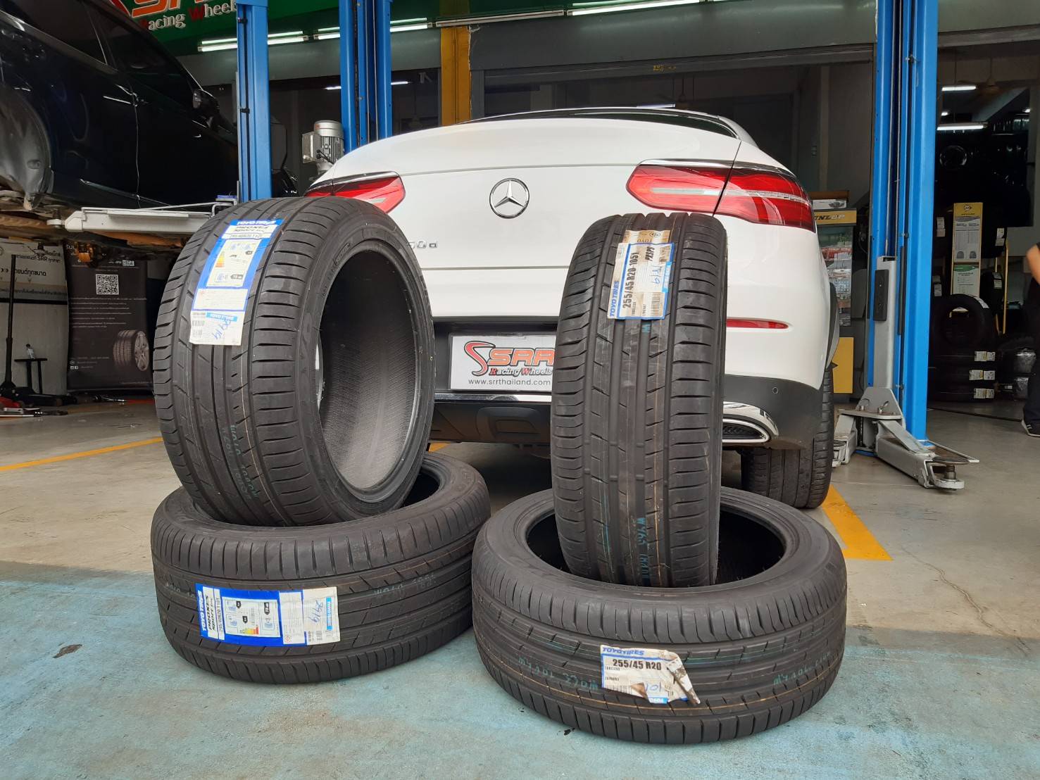 TOYO PROXES SPORT SUV 255/45R20 ยางใหม่ปี20 ลดราคาพิเศษ