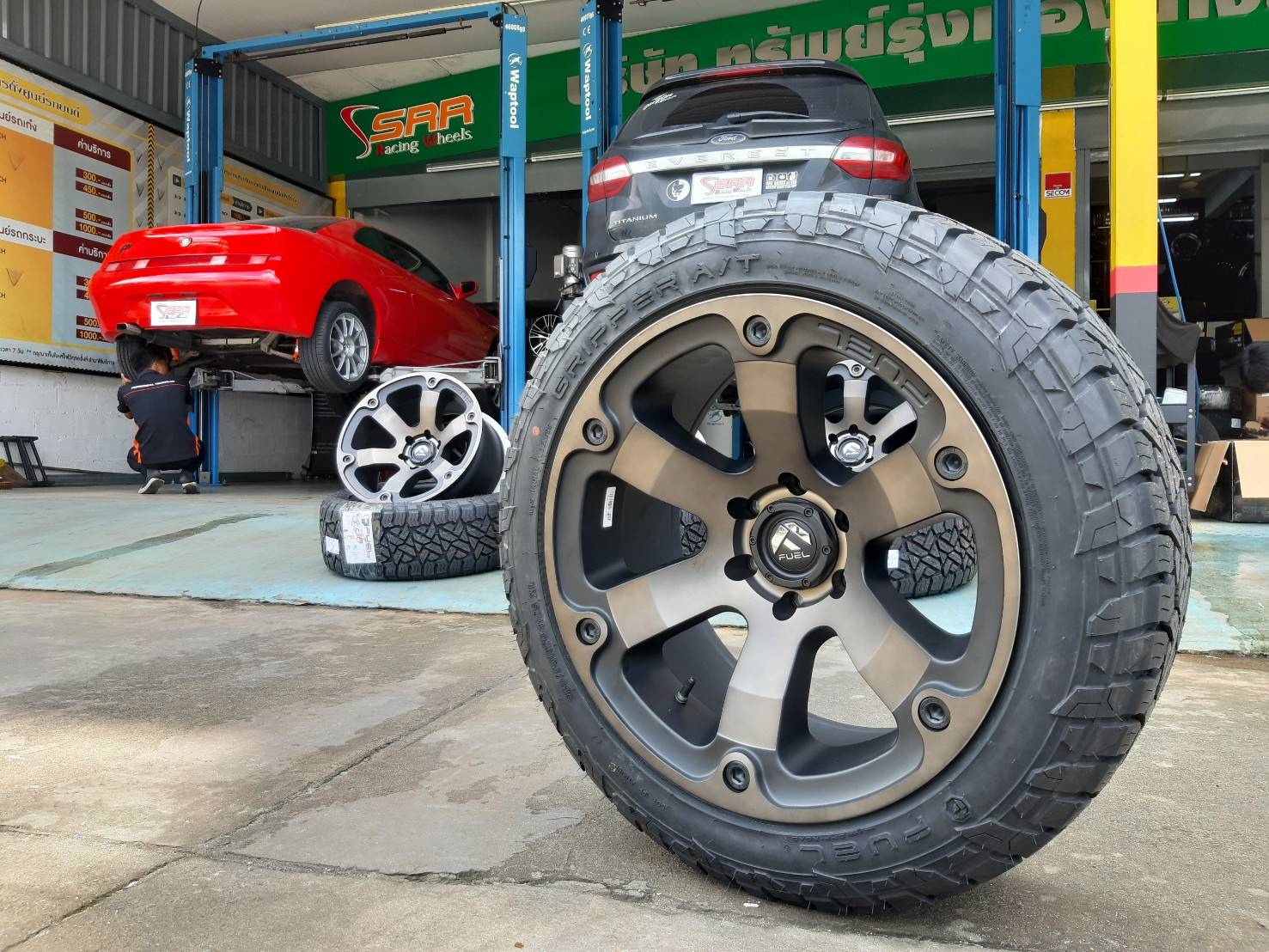 FUEL BEAST ขอบ20x10 6x139.7 ET-18 MATTE BLACK MACHINED / TINT CLEAR